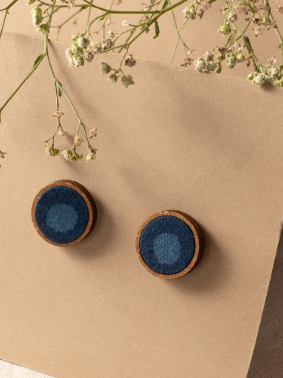 WHE Circular Studs Earrings