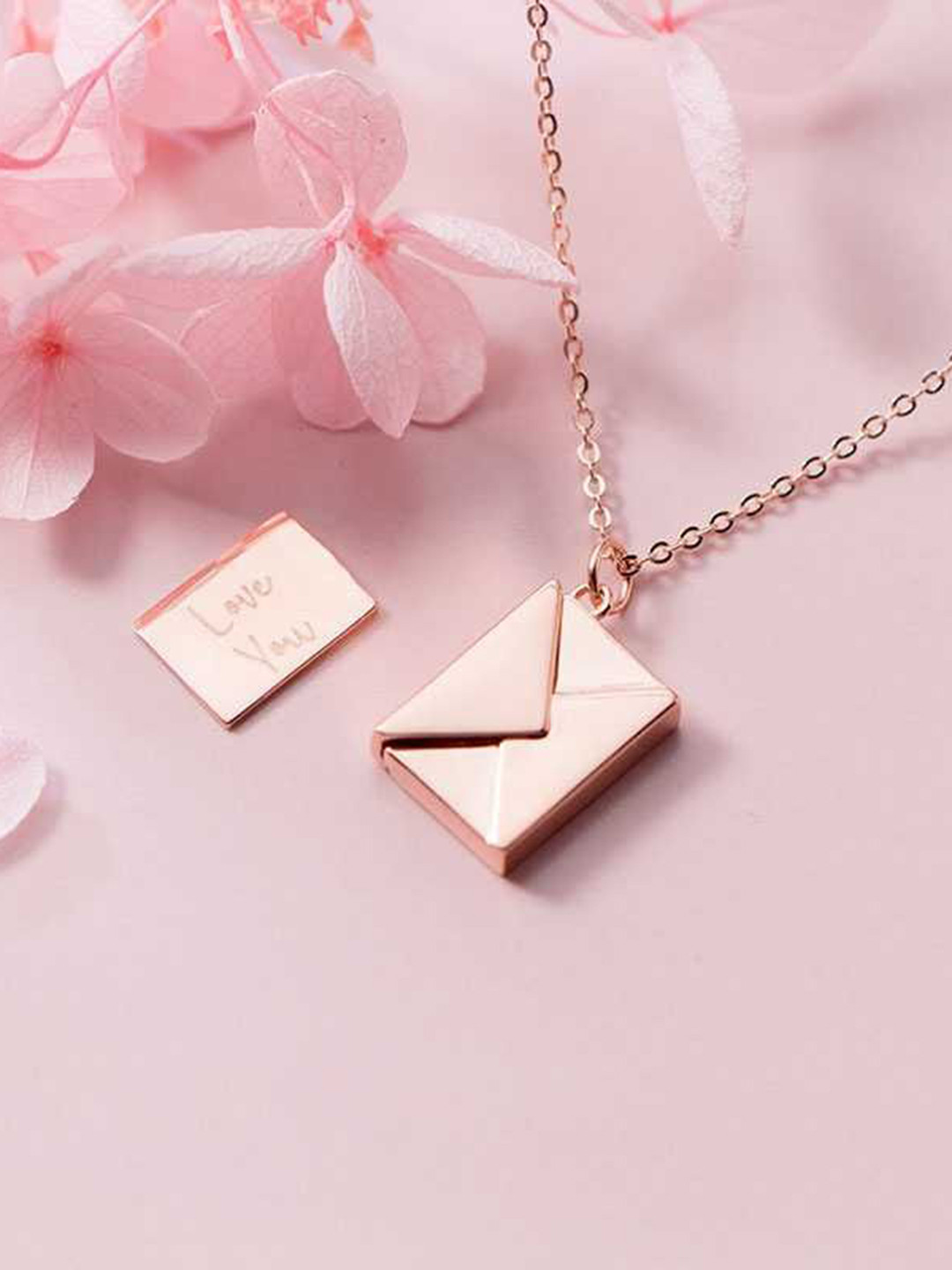 Bling Queen Rose Gold-Plated Pendant Chain