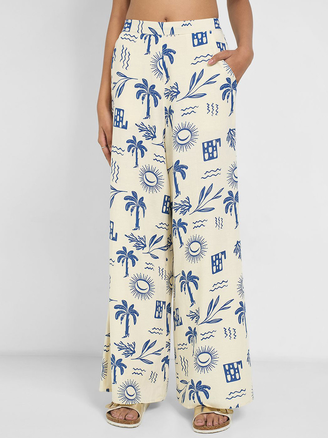 People Women Floral Printed Flared High-Rise Trousers