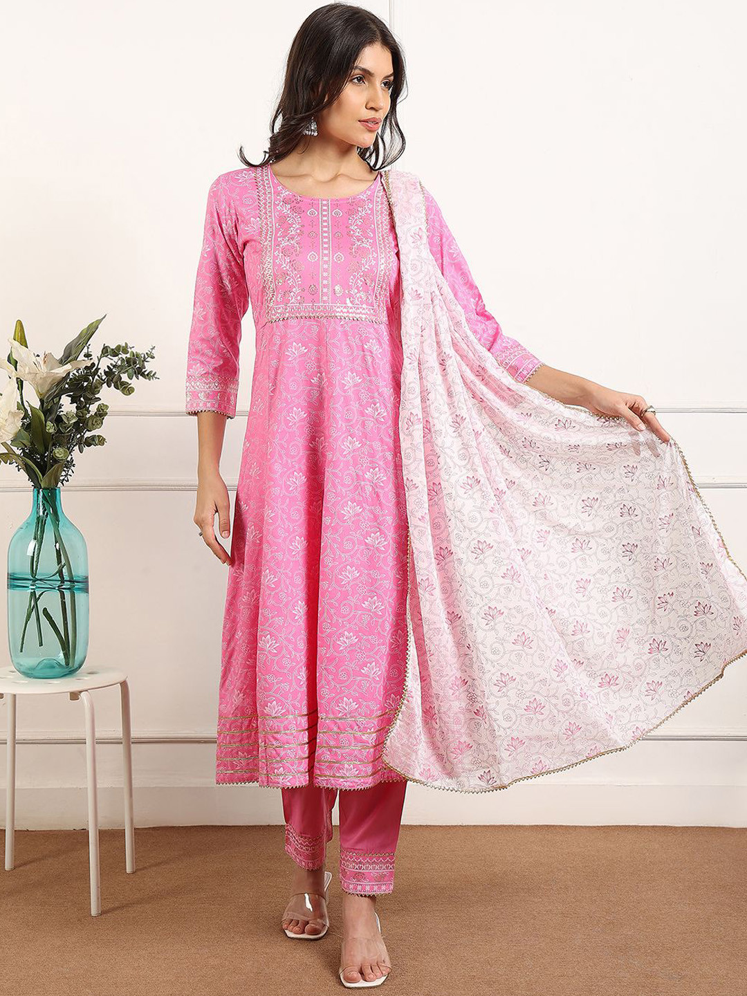 MORDEN MUSE Women Floral Printed Panelled Kurta with Trousers & With Dupatta
