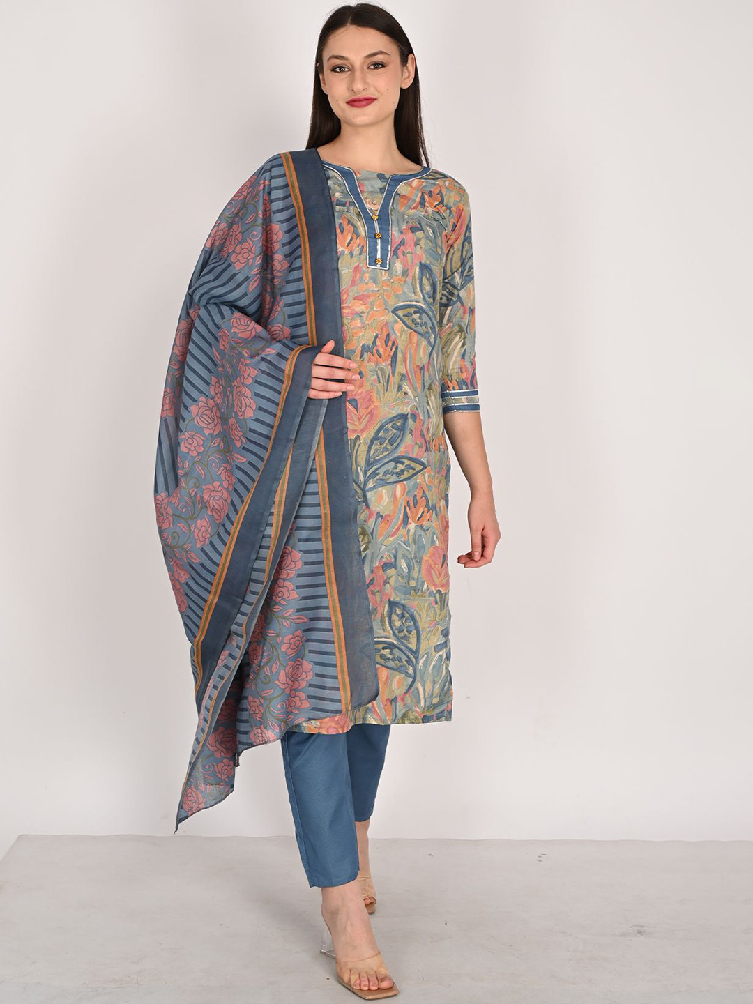 Merira Women Floral Printed Regular Kurti with Pyjamas & With Dupatta