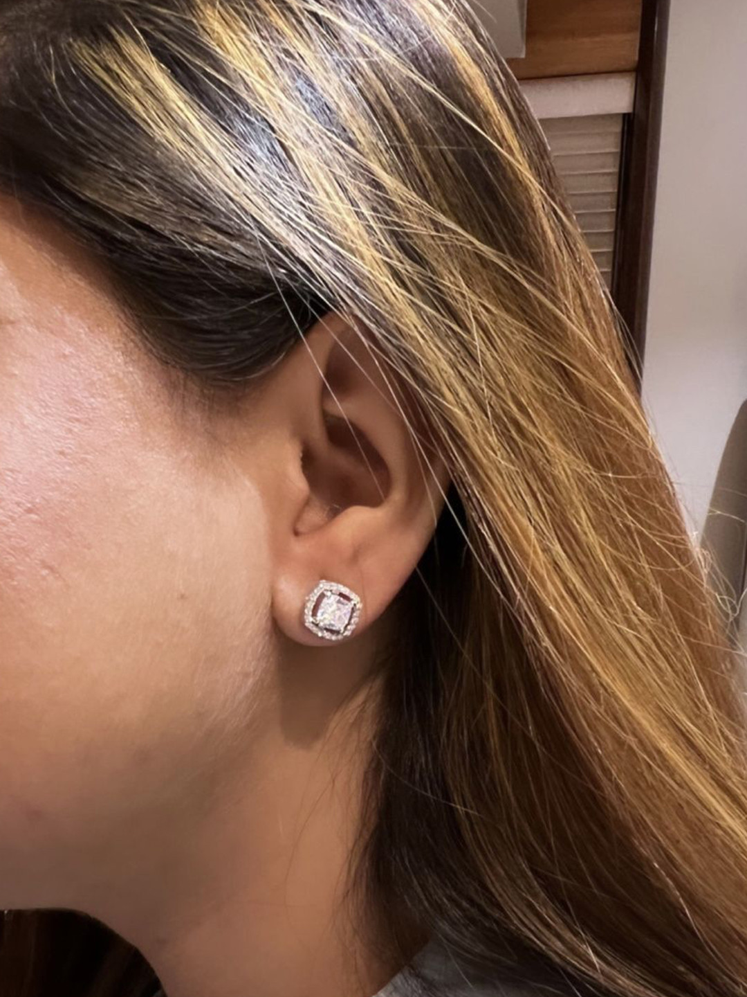 Twenty One Jewels Contemporary Studs Earrings