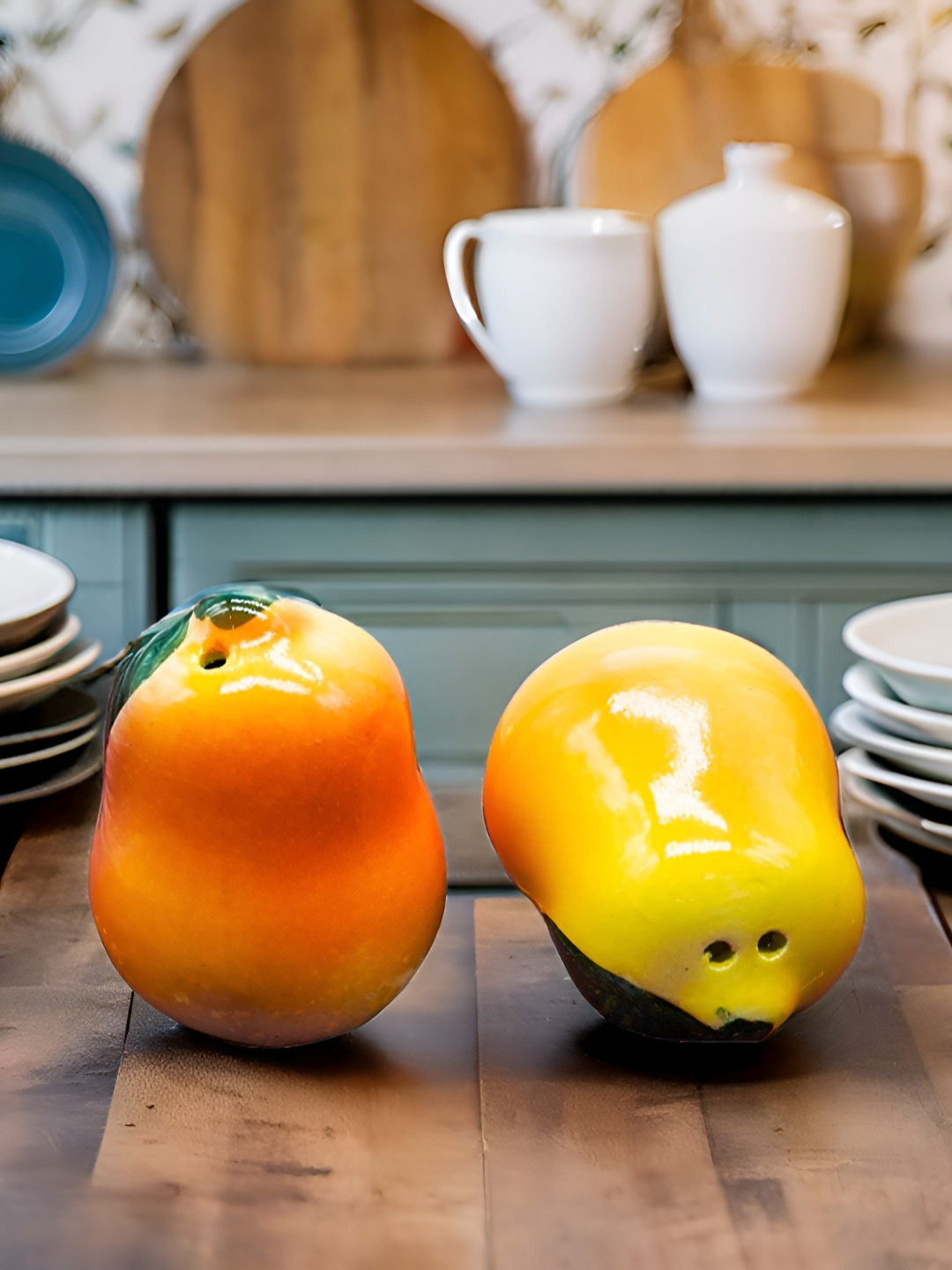 Kraftlik Handicraft Yellow & Green 2 Pieces Ceramic Salt & Pepper Shakers