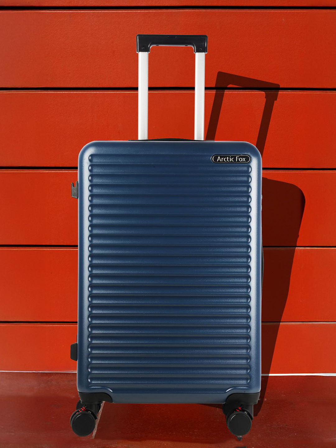 Arctic Fox Set Of 3 Textured Hard-Sided Medium Trolley Suitcase