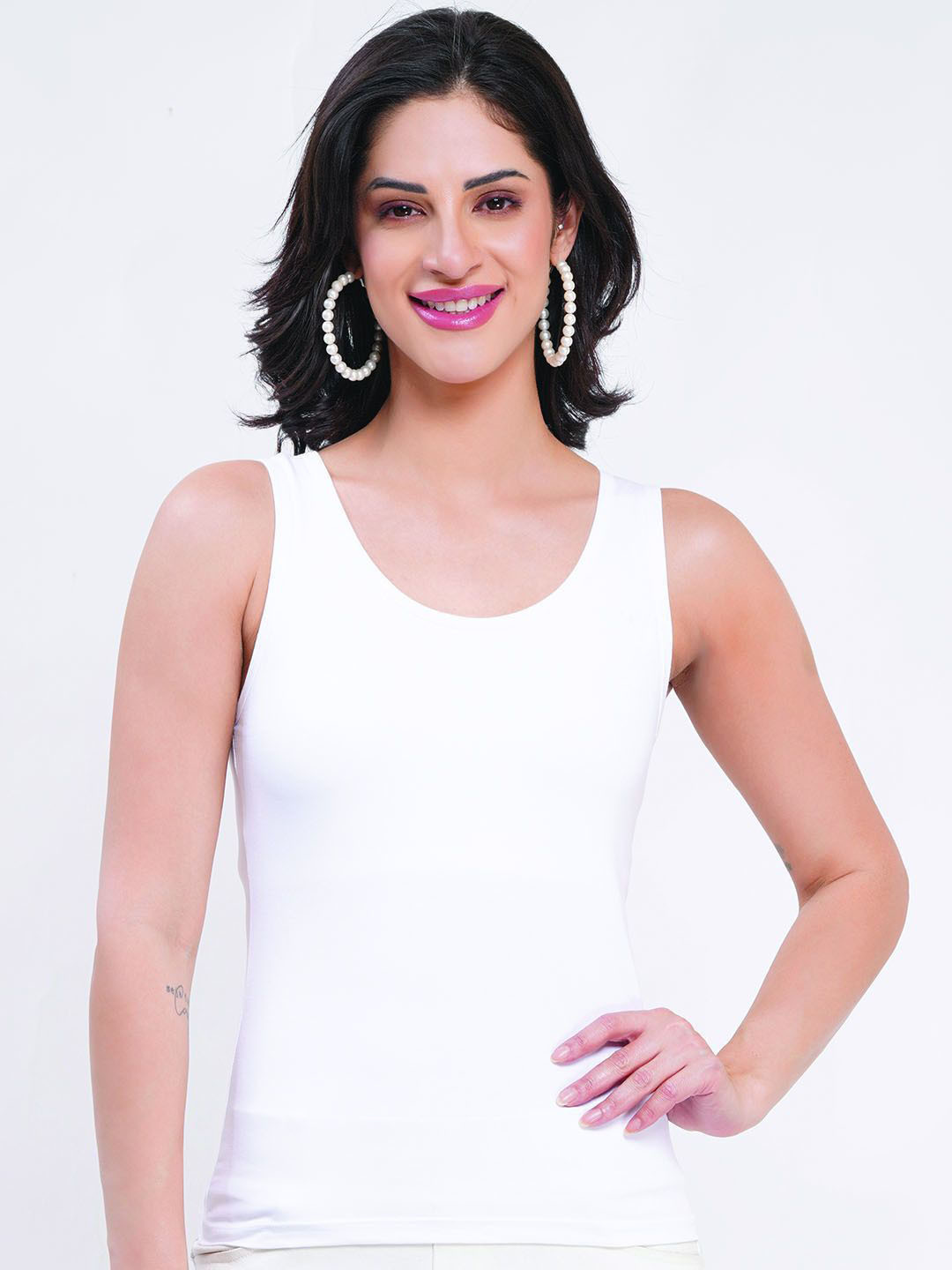 Reveira Non-Padded Round Neck Camisole