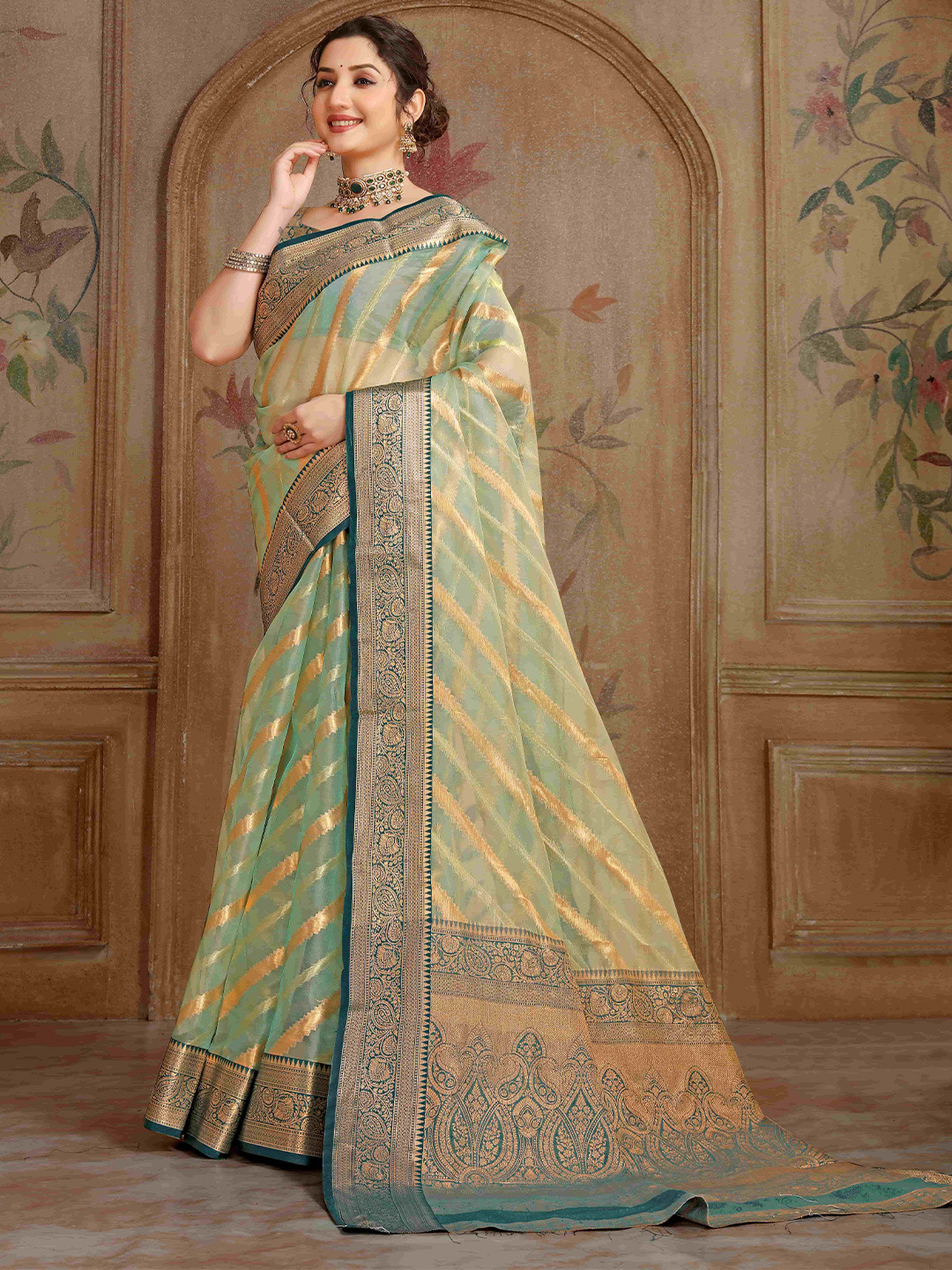 Rare Bello Striped Design Tissue Saree