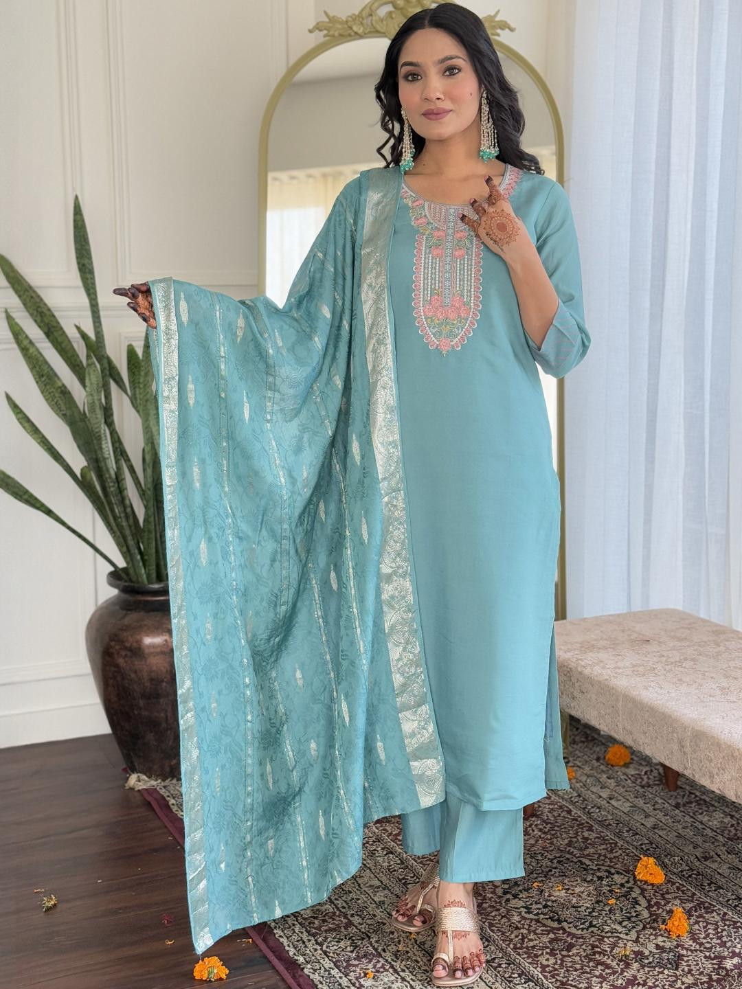 SZN Women Blue Viscose Rayon Kurta Sets