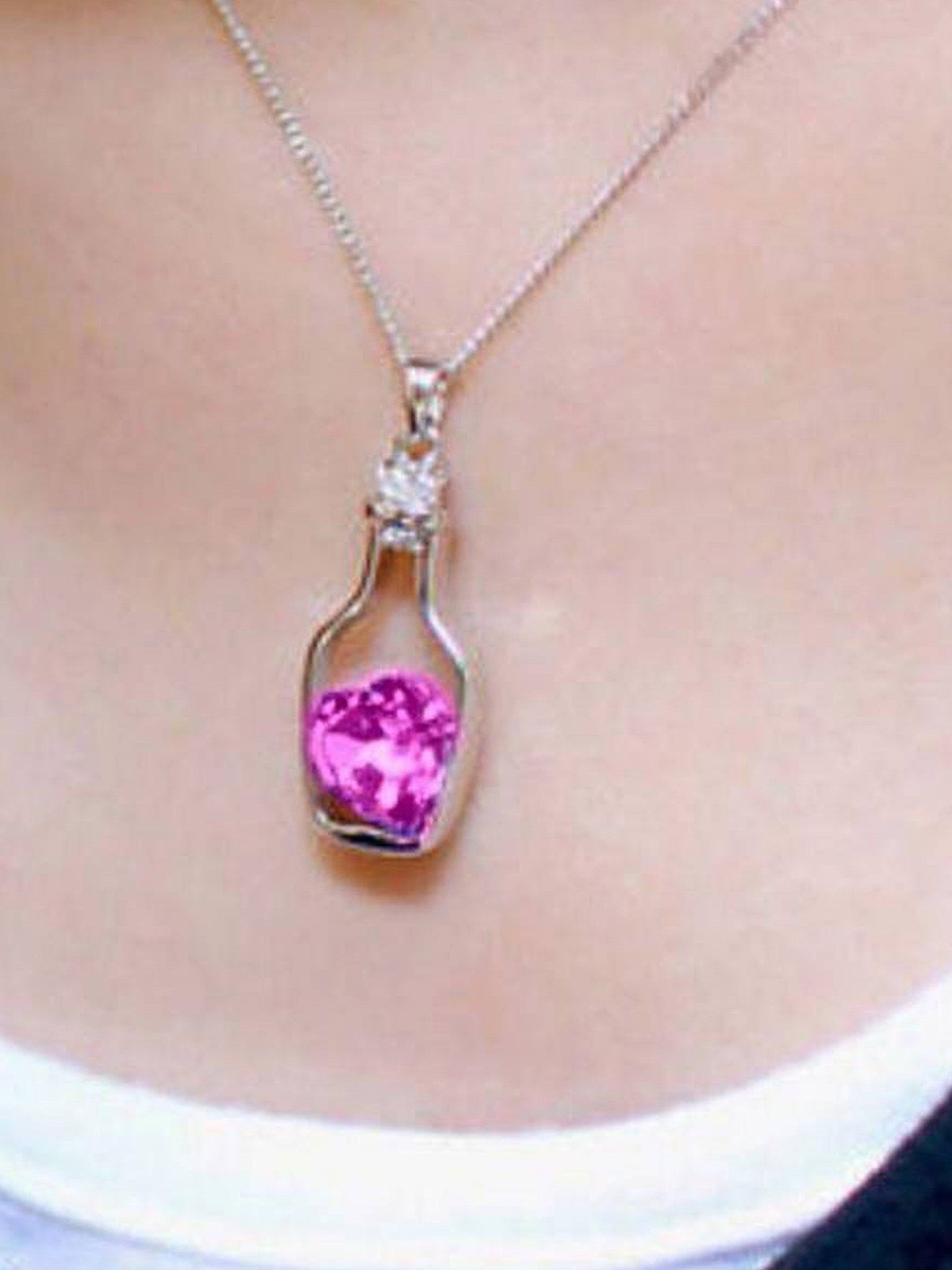 Crazy Fashion RT FAS Unisex Crystal Solitaire Studded Heart Shaped Pendant with Chain