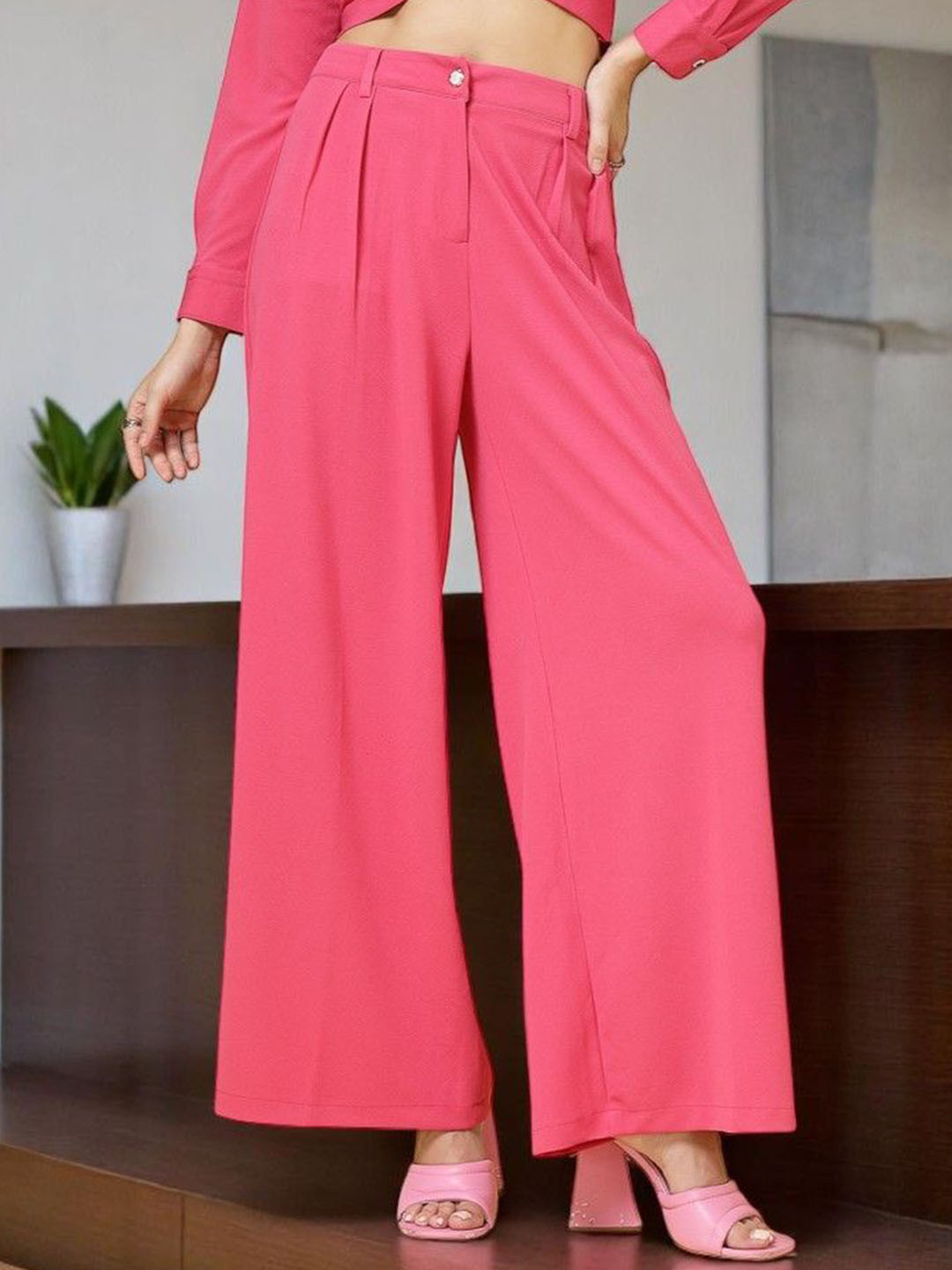OOMPH! FACTOR Women Relaxed Pleated Trousers