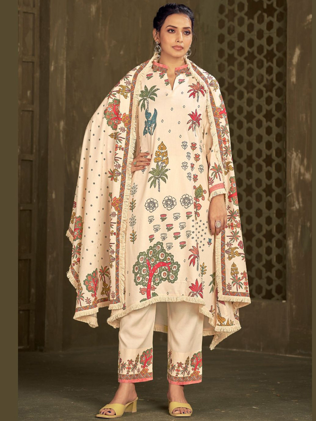 Sindh Fashion Floral Printed Mandarin Collar Straight Kurta With Trousers And Dupatta