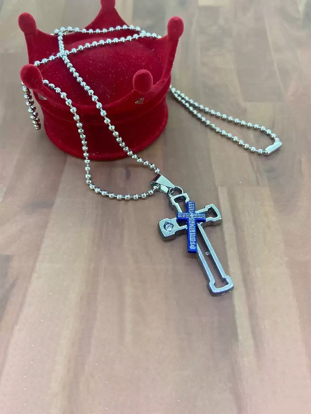 Crazy Fashion Unisex Jesus Cross Pendants With Chains