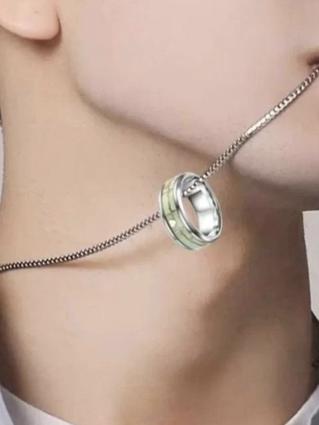 Crazy Fashion Unisex RT SJ Radium Ring & Circular Pendants With Chains