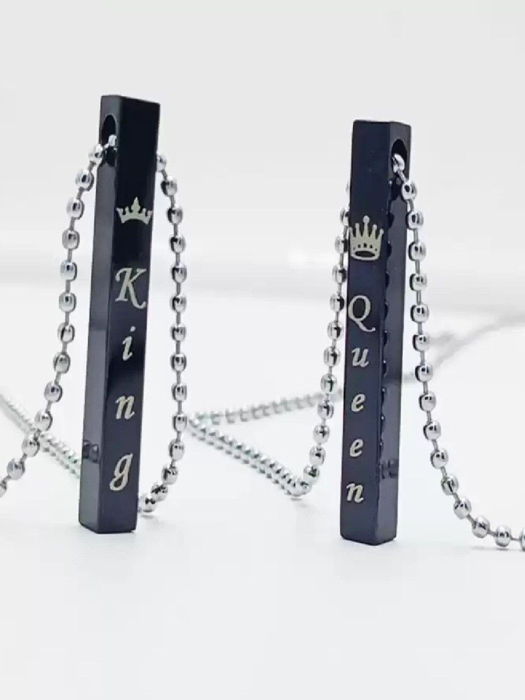 Crazy Fashion Set Of 2 RT FAS King Queen Couple Bar Pendant With Chain