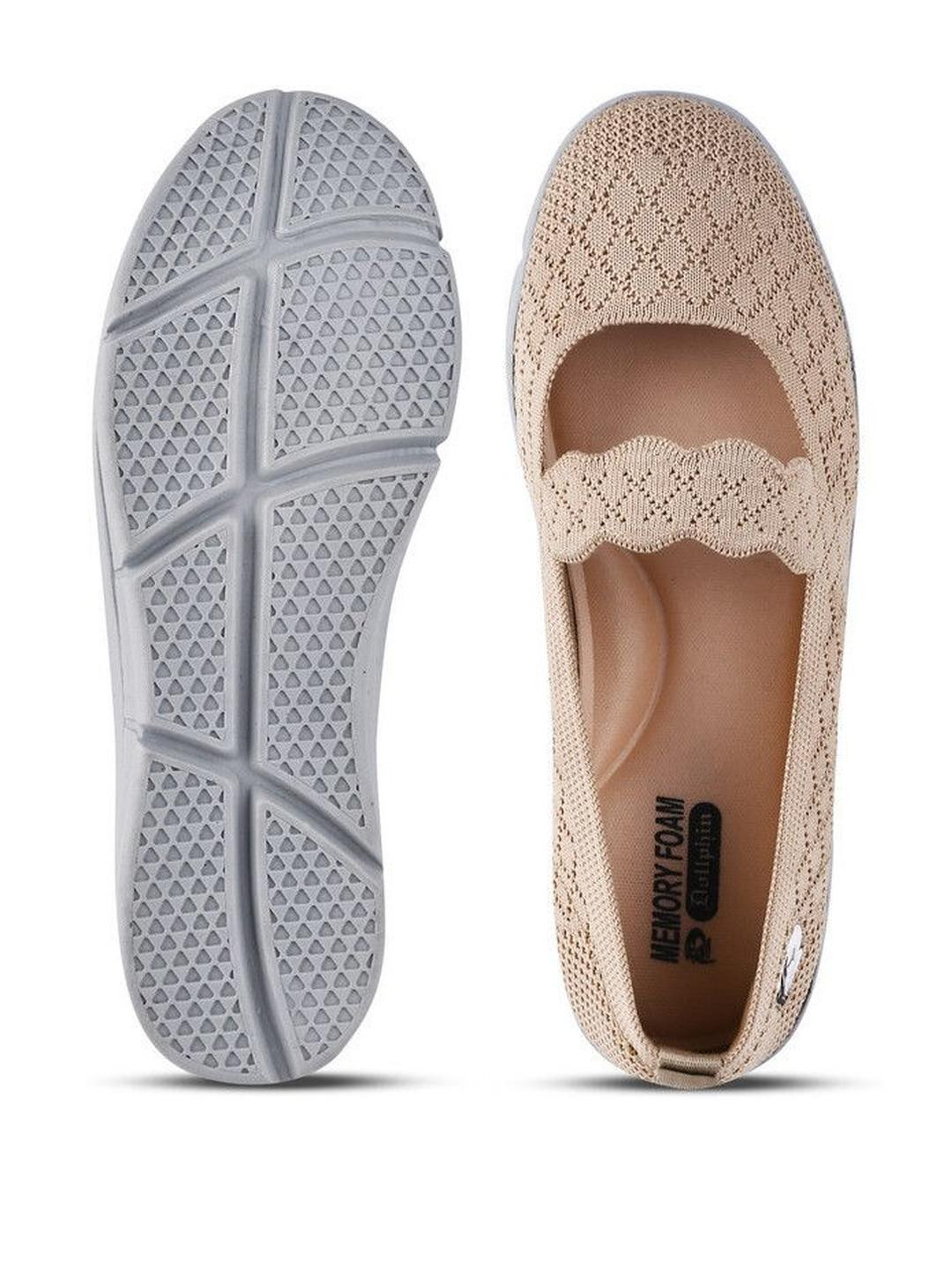 Dollphin Women Beige Sports Shoes