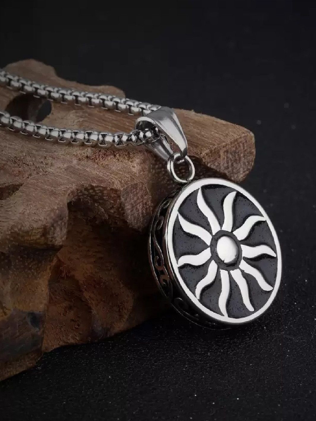 Crazy Fashion Circular Sun Solar Medallion Necklace P30