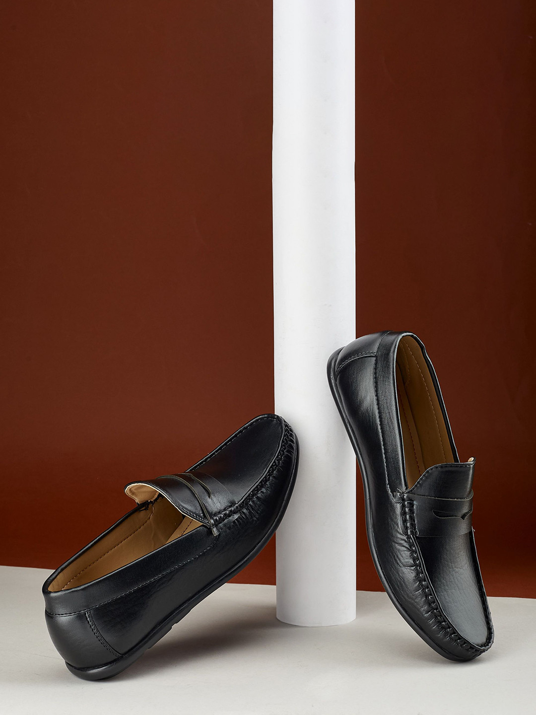 Duke Men Classic Solid Loafers