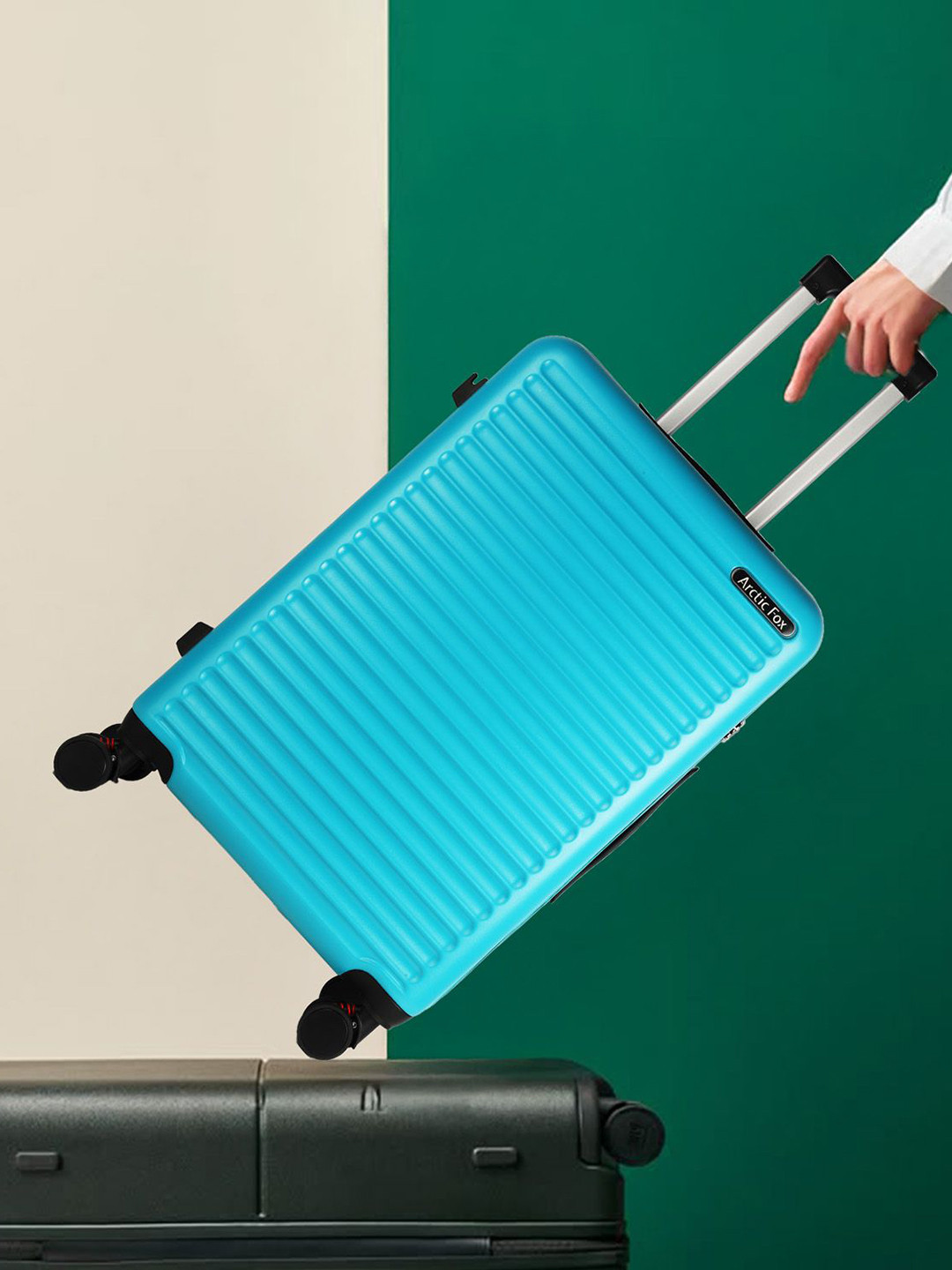 Arctic Fox Textured Hard-Sided Cabin Trolley Suitcase