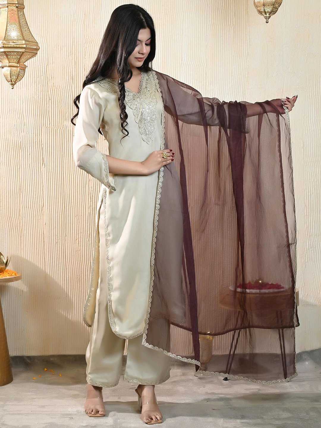 ANISH BY AHINSA Women Floral Embroidered Kurta with Trousers & Dupatta