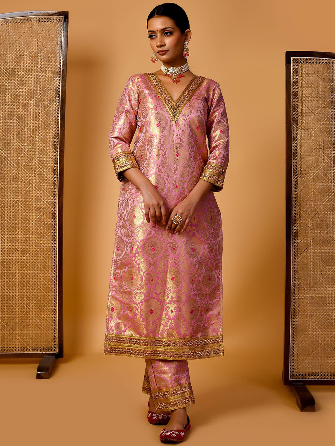 Bannhi by Priyanka Rathore  Women Floral Woven Design Silk Kurta with Trousers