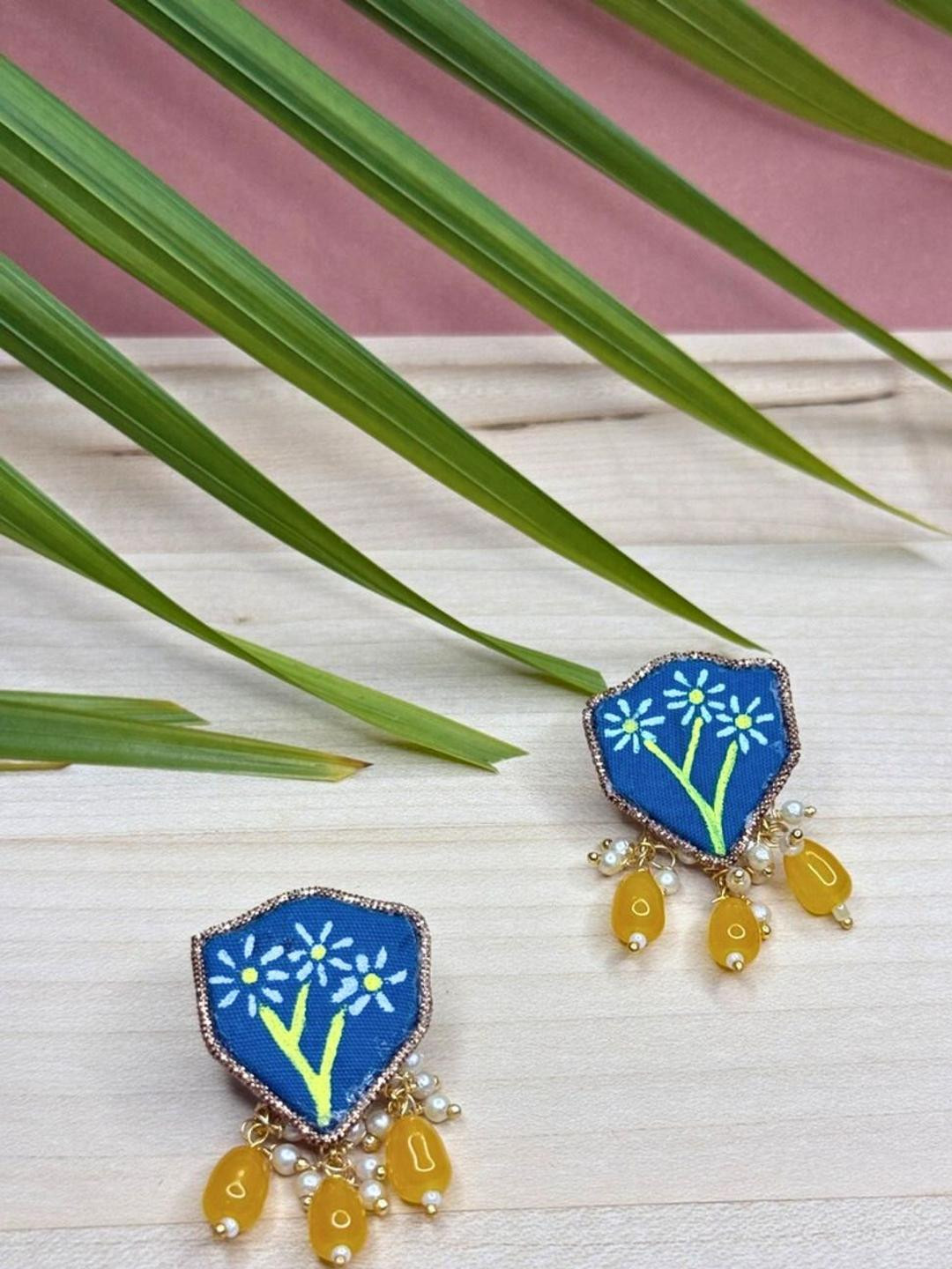 MCREATION4U Contemporary Studs Earrings