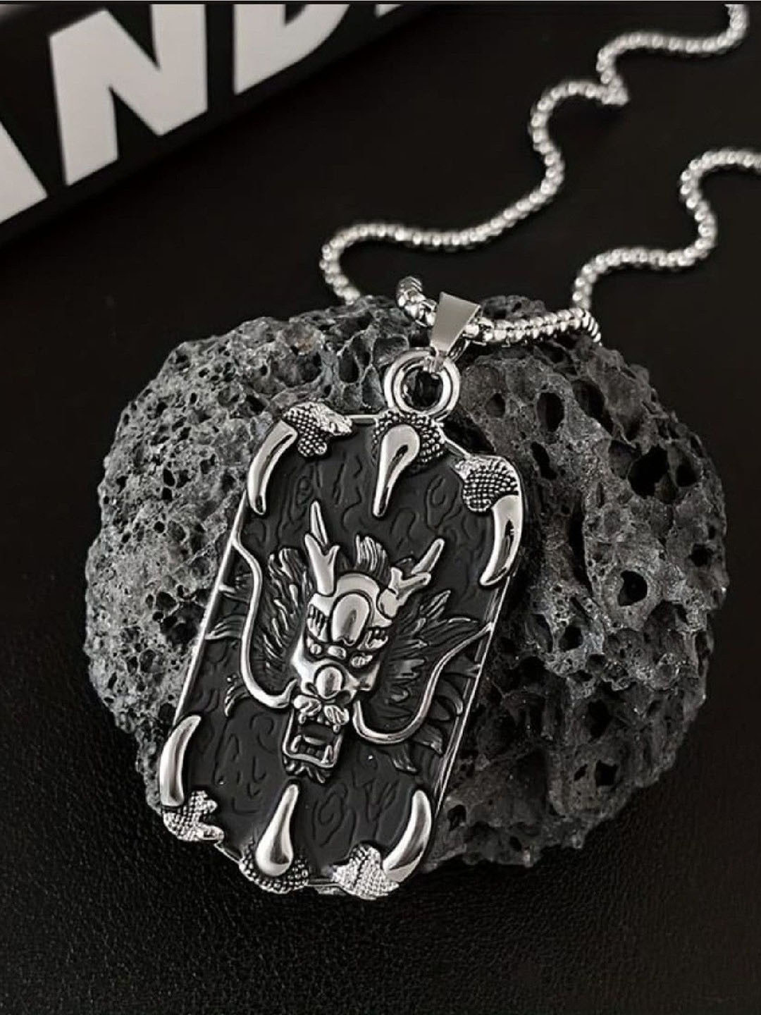 Crazy Fashion RT FAS Unisex Contemporary Pendants with Chains