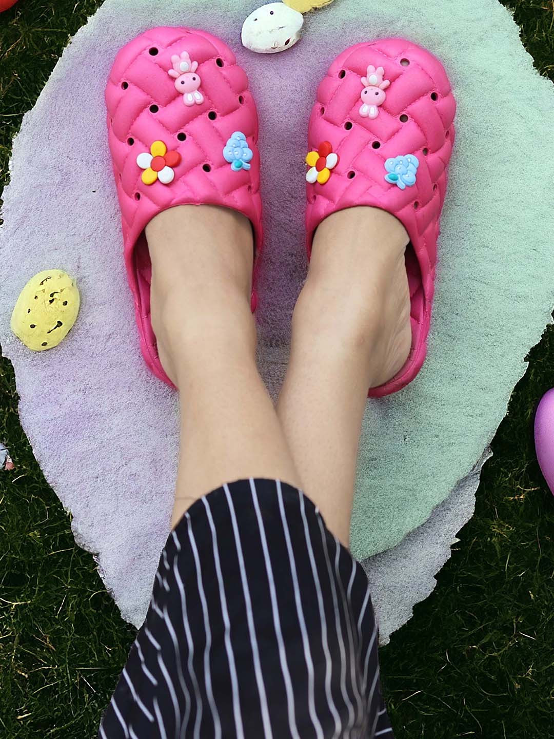 Kook N Keech Women Rubber Sliders