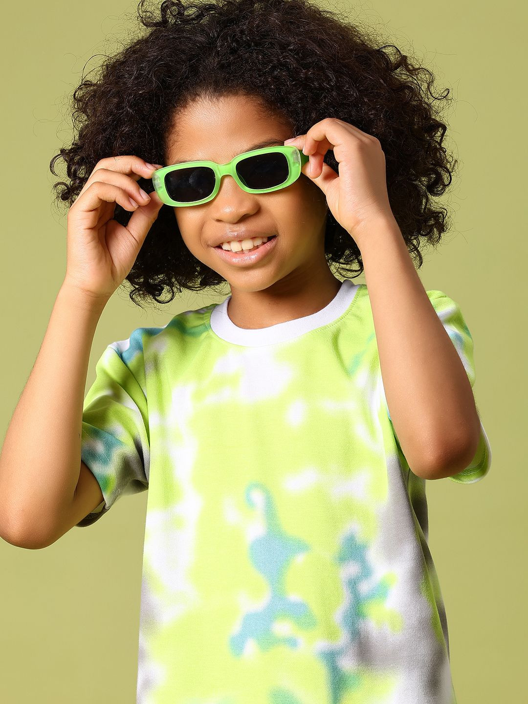 V-Mart Boys Printed T-shirt with Shorts