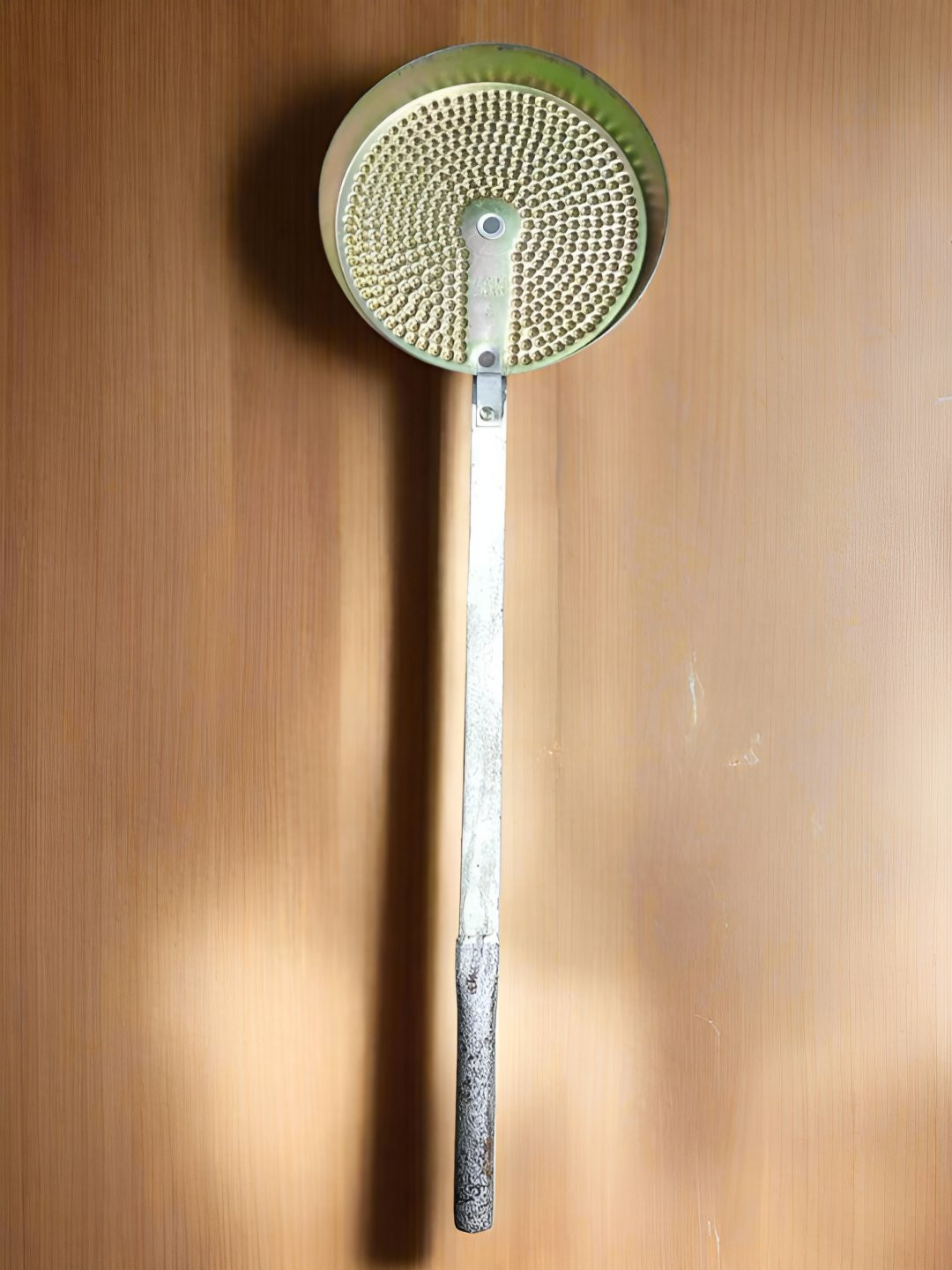 Nyra Kitchenware Silver-Toned Stainless Steel Colander Strainer With Long Handle