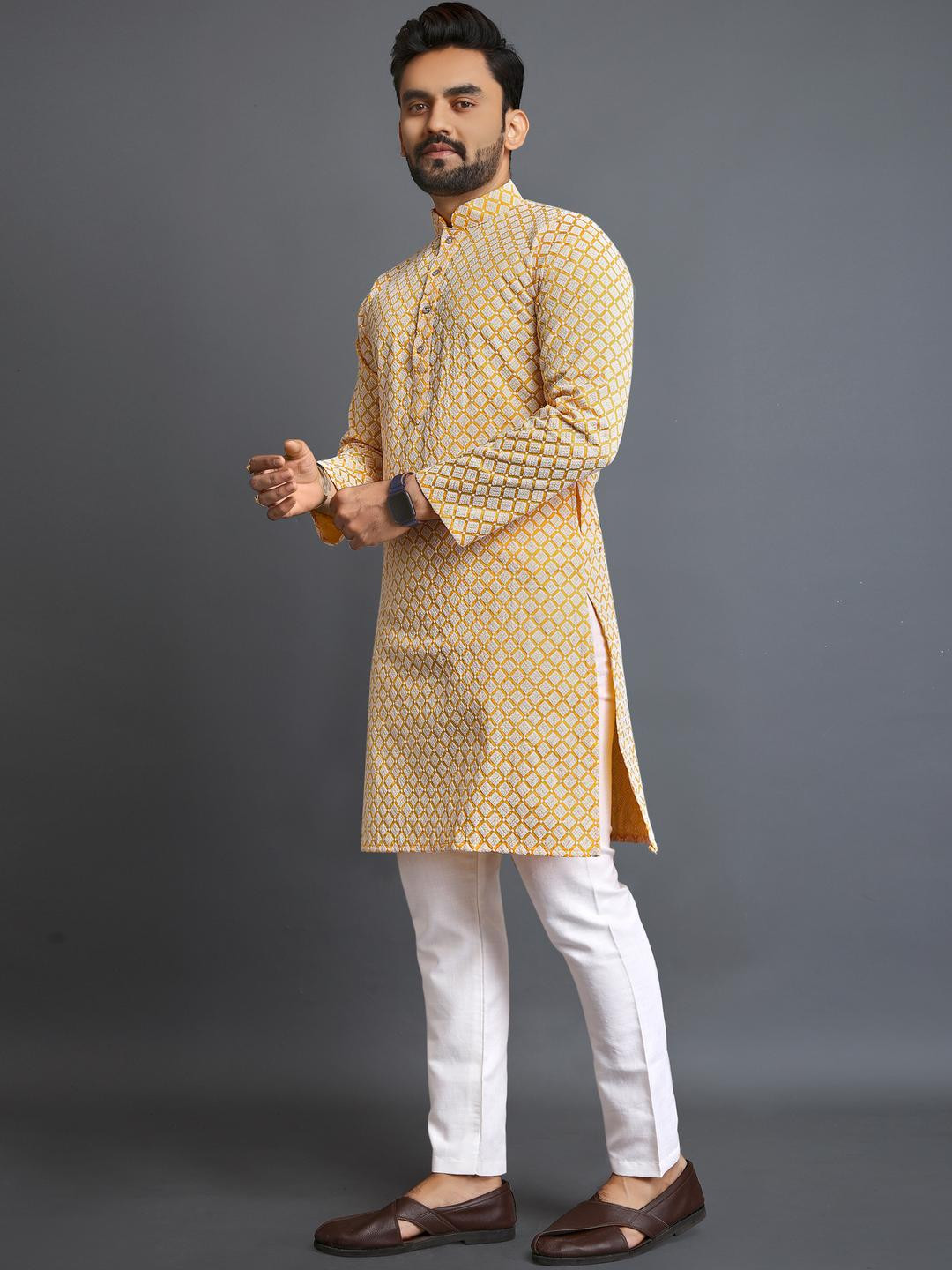 Chikan Embroidery kurta pajama set