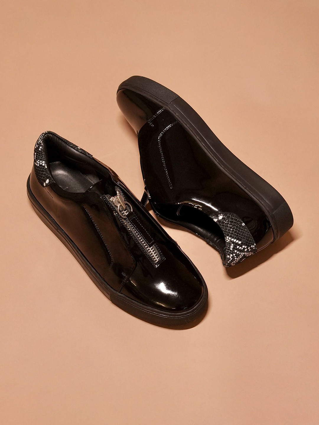 dmodot Men Pigro Lustro Leather Slip-On Sneakers