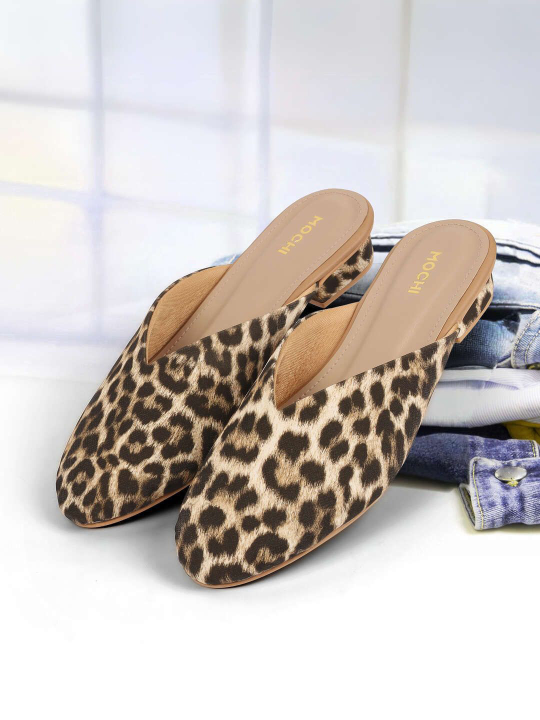 Mochi Women Printed Regular Casual Synthetic Flatform Mules