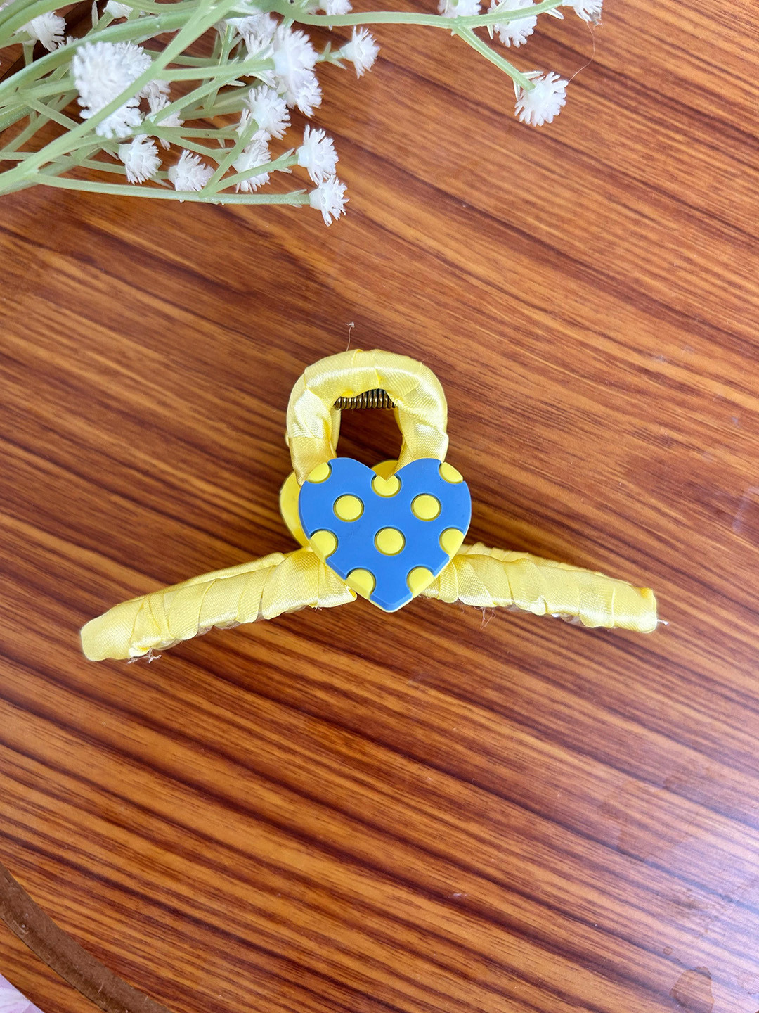 Radhya Accessories Women Fabric Wrapped Acrylic Heart Hair Claw