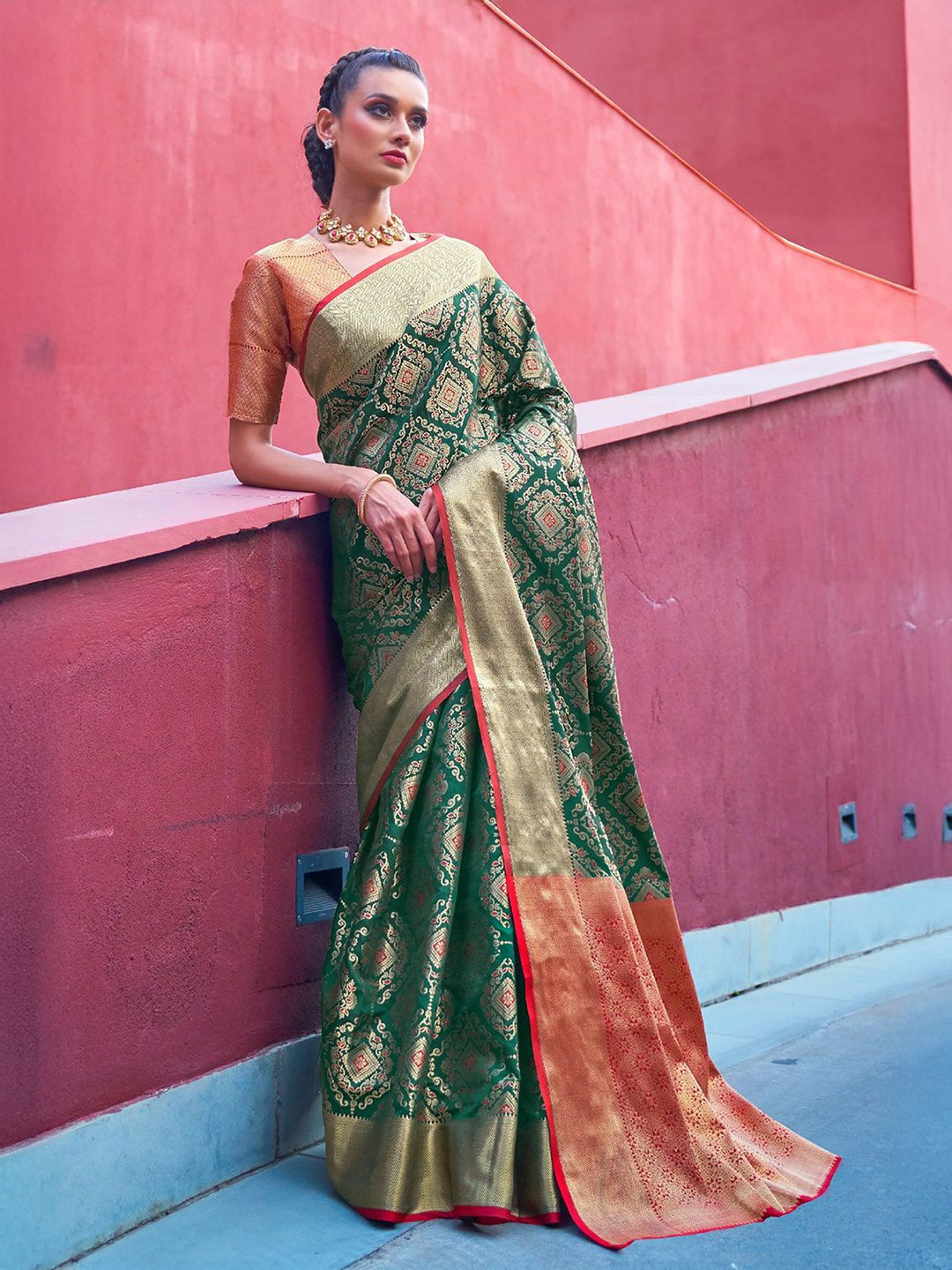 DEVATITHI Pine Green Patola Saree