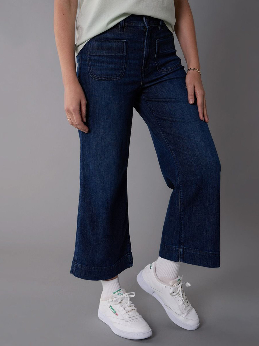 AMERICAN EAGLE OUTFITTERS Women Baggy Mid-Rise Low Distress Light Fade Cotton Jeans