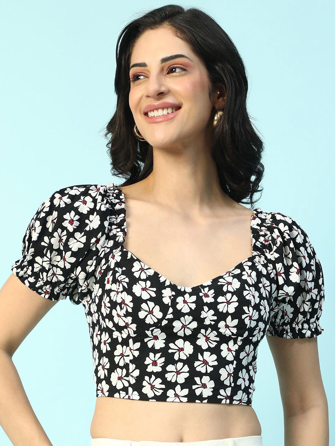Oxolloxo Women Floral Print Short Sleeve Sweetheart Neck Smocking Detail Crop Top