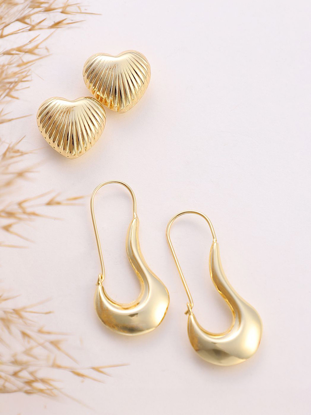 SOHI Set Of 2 Gold-Plated Simplicity Heart Shaped Hoop Earrings