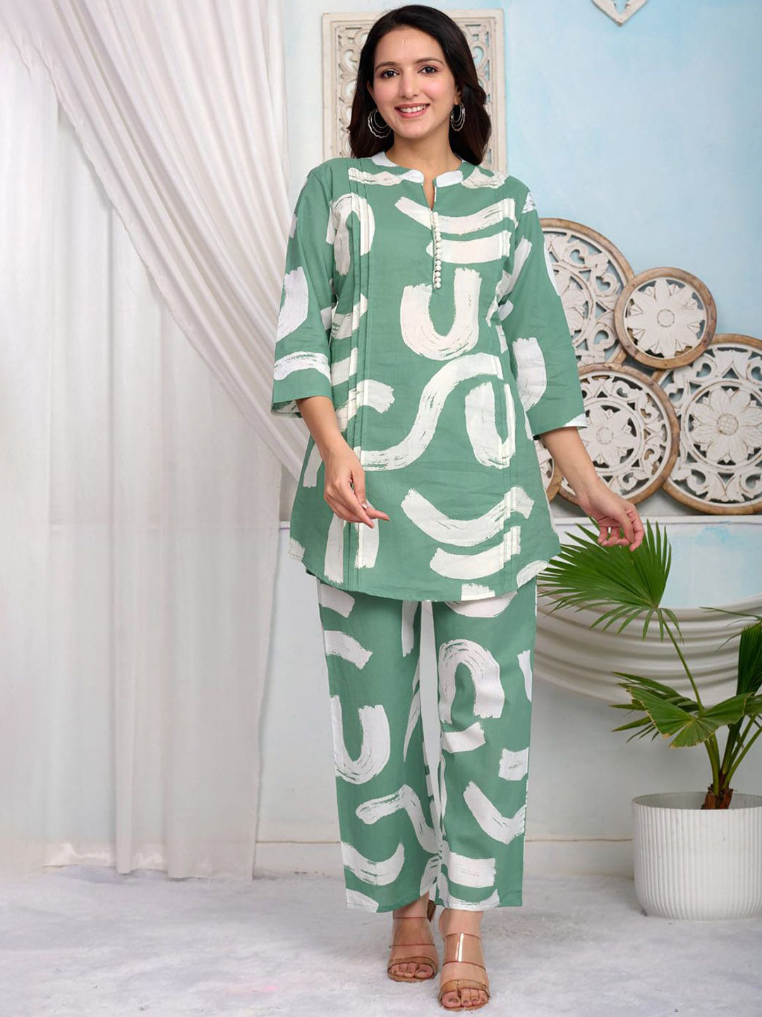 Meena Bazaar Women Abstract Printed Kurti with Trousers