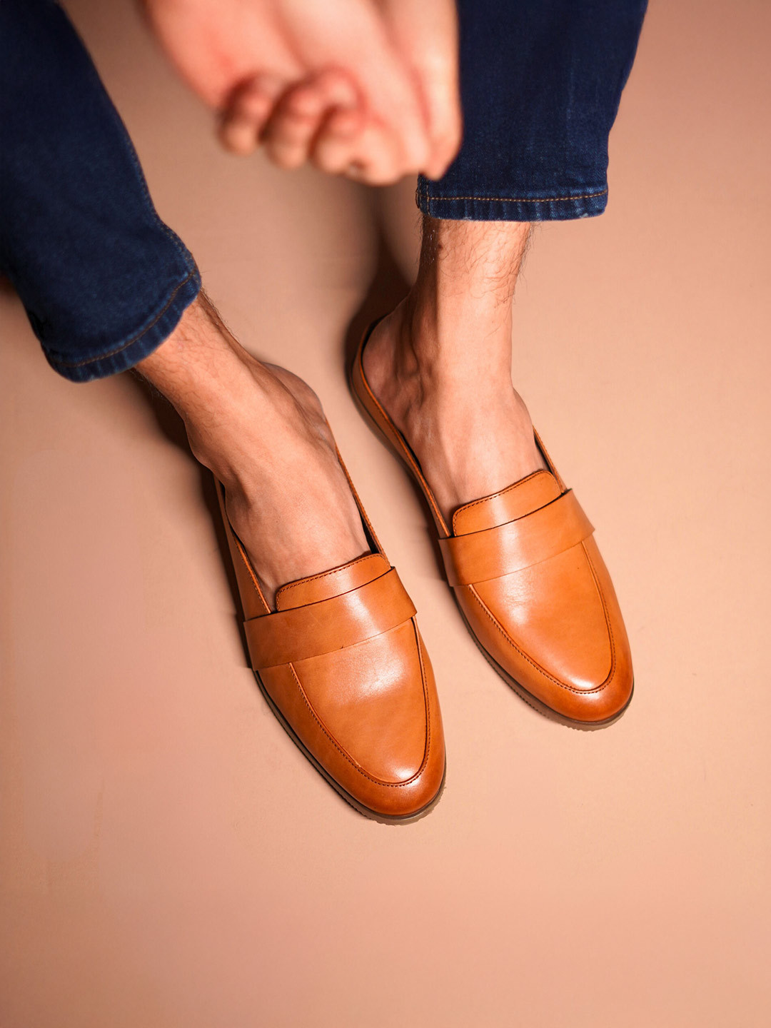 dmodot Men Hoffler Marrone Textured Leather Loafers