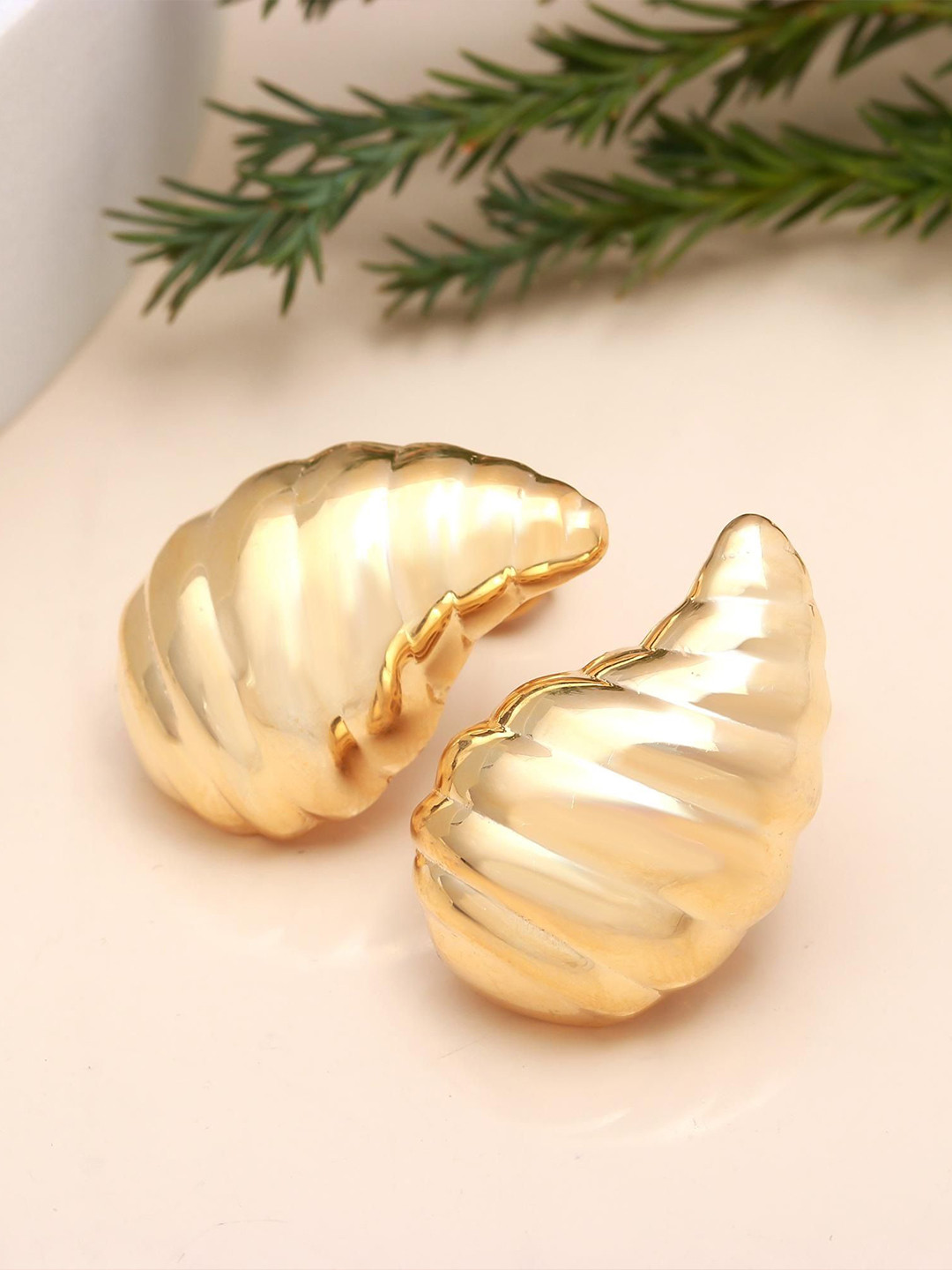 ORO ALMA Croissant Gold-Plated Teardrop Shaped Stud