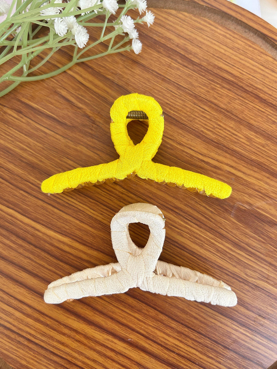 Radhya Accessories Women Pack of 2 Wrapped Acrylic Infinity Hair Claws