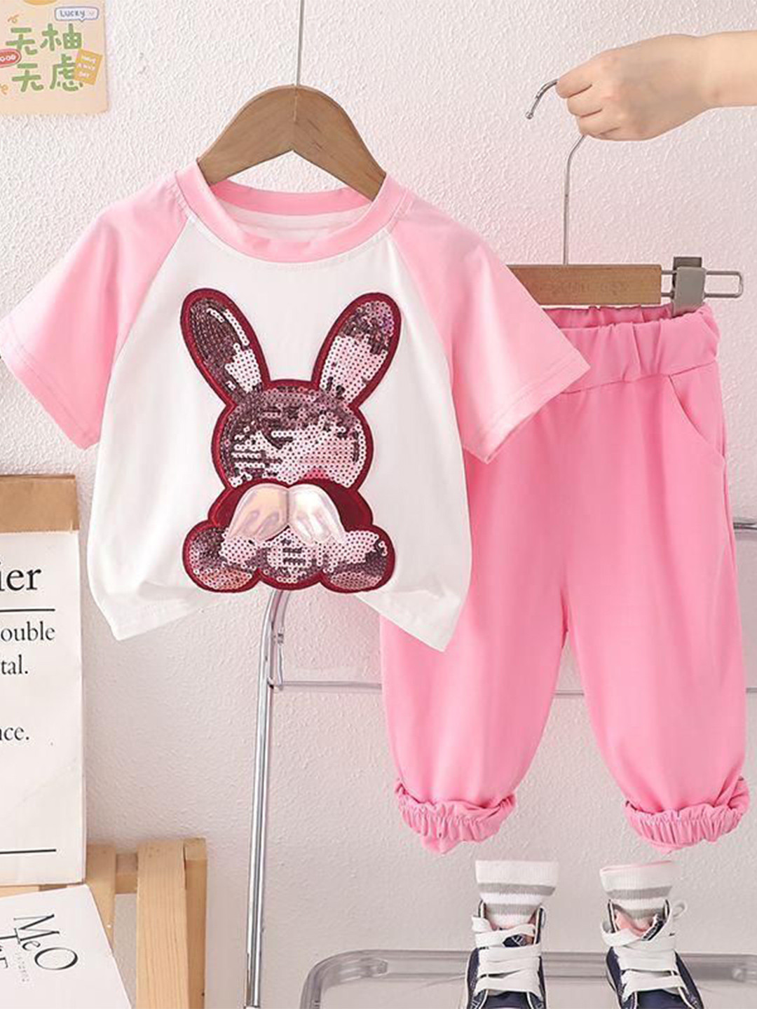 POP STREET KIDS Girls Printed Tshirt & Joggers