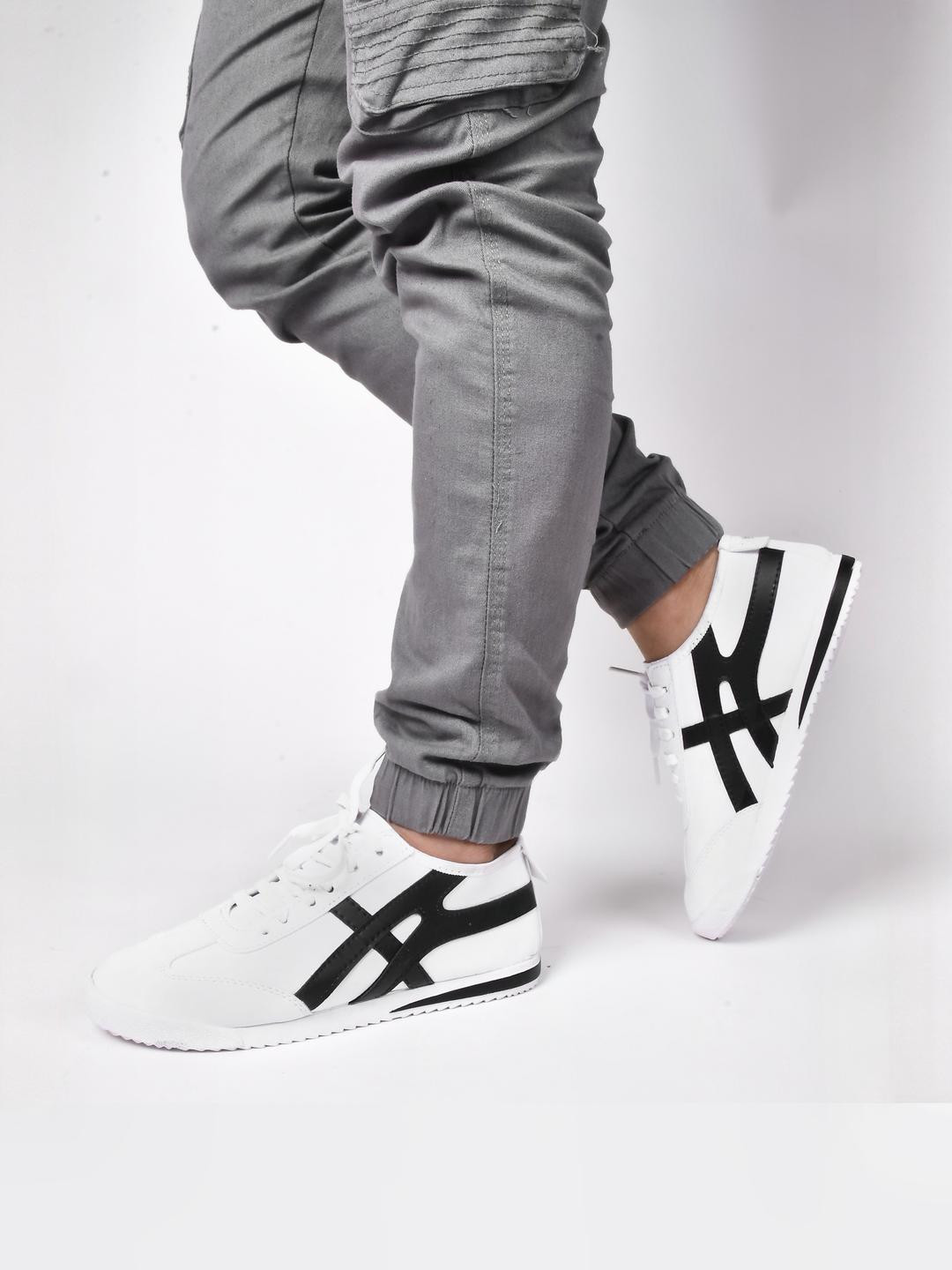 SELFIEE Men Striped Sneakers