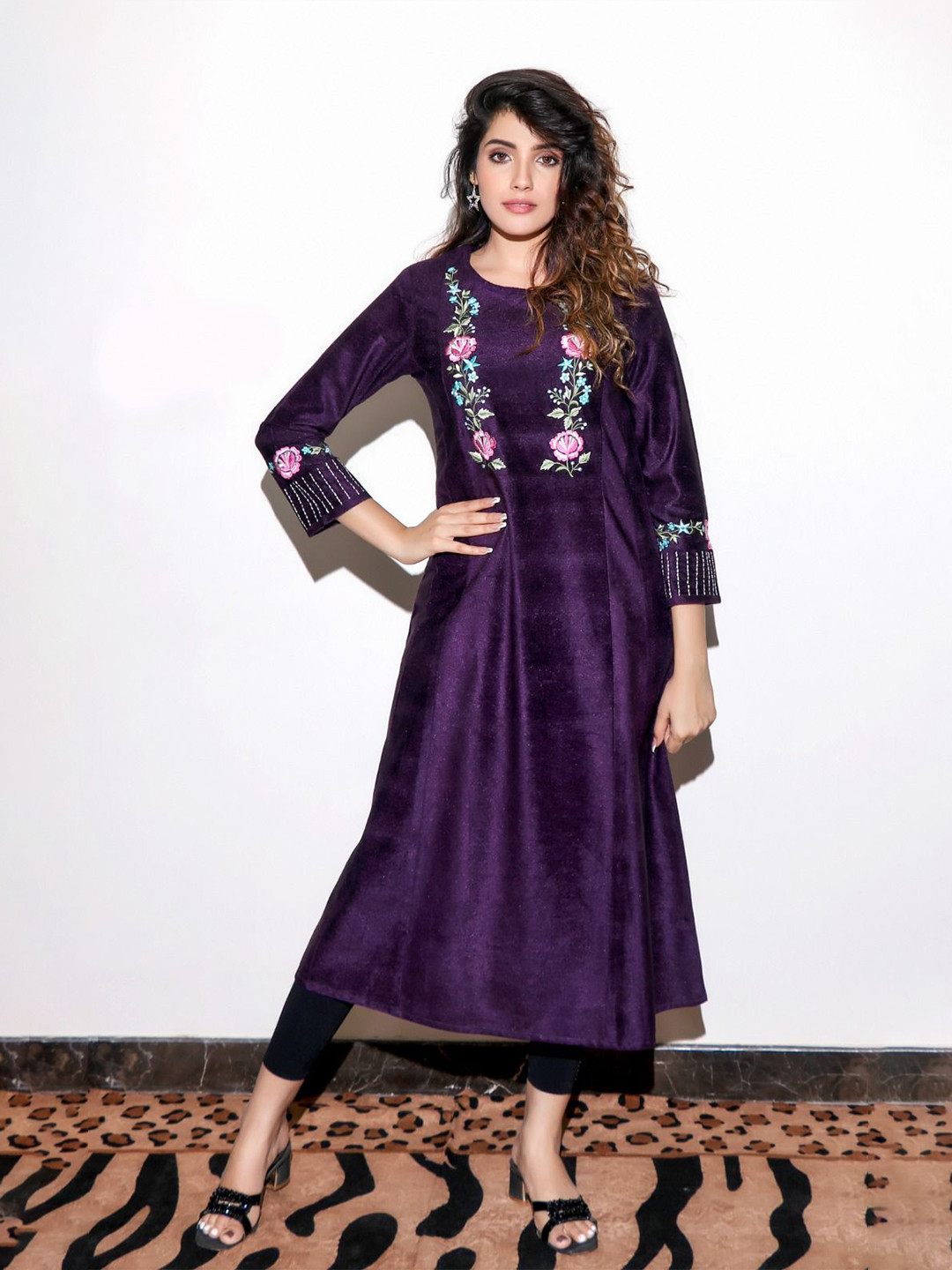 COUTURE HOUSE Women Embroidered Zari Velvet Panelled Anarkali Kurta