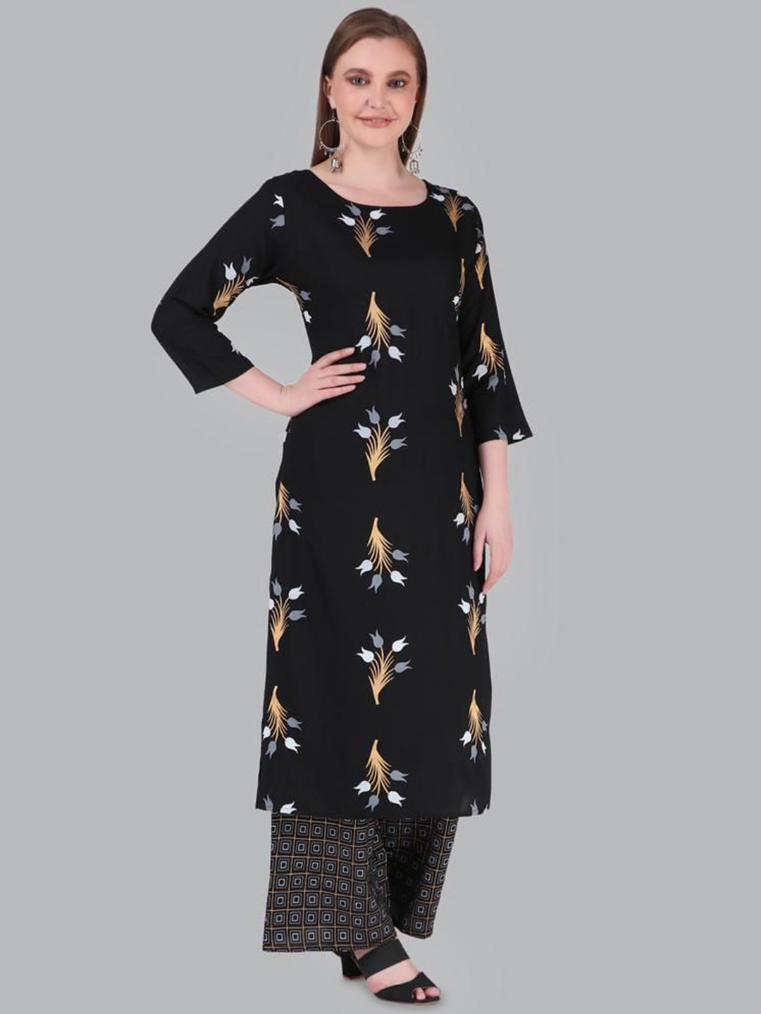 MAYANA Women Floral Printed Regular Pure Cotton Kurta with Trousers