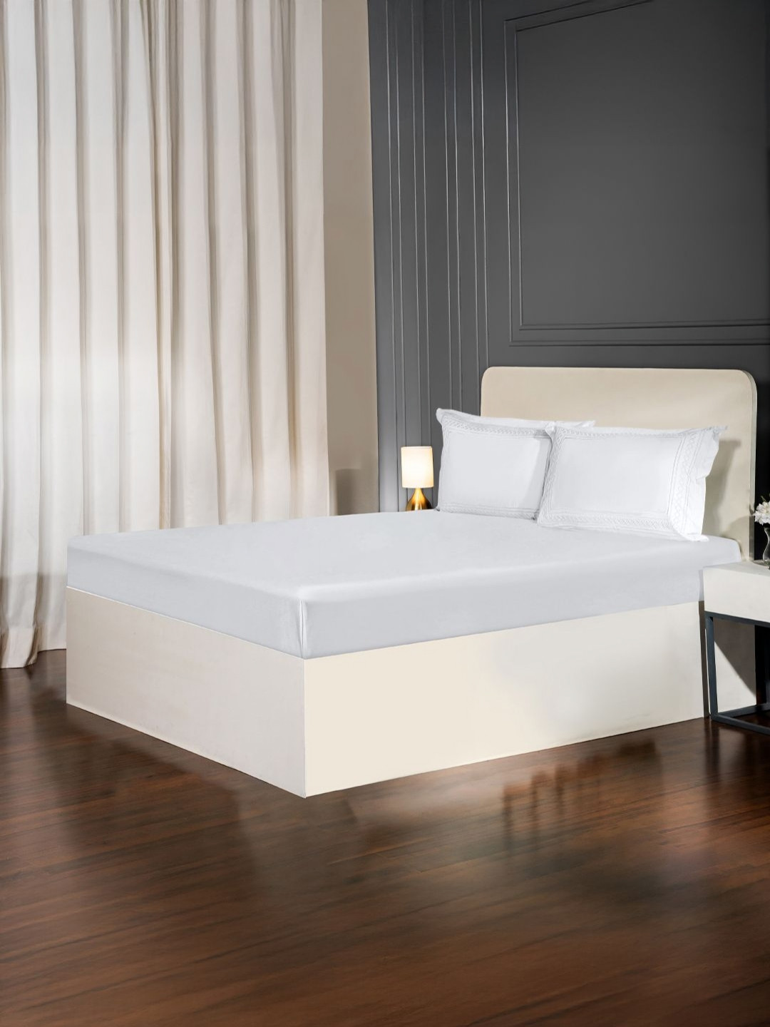 MYTRIDENT White 300 TC King Bedsheet with 4 Pillow Covers