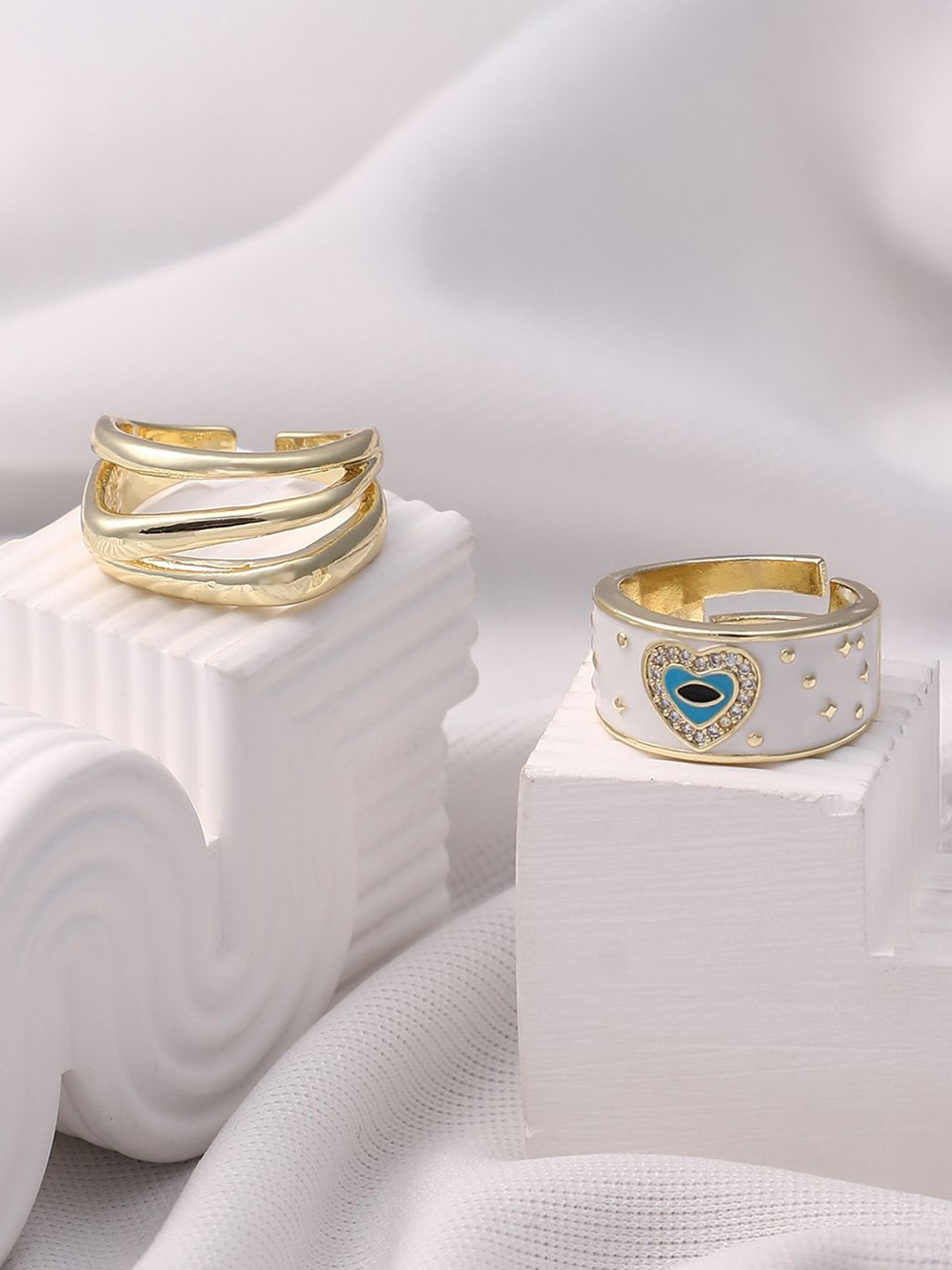 SOHI Set Of 2 California Gold-Plated Romantics Finger Rings