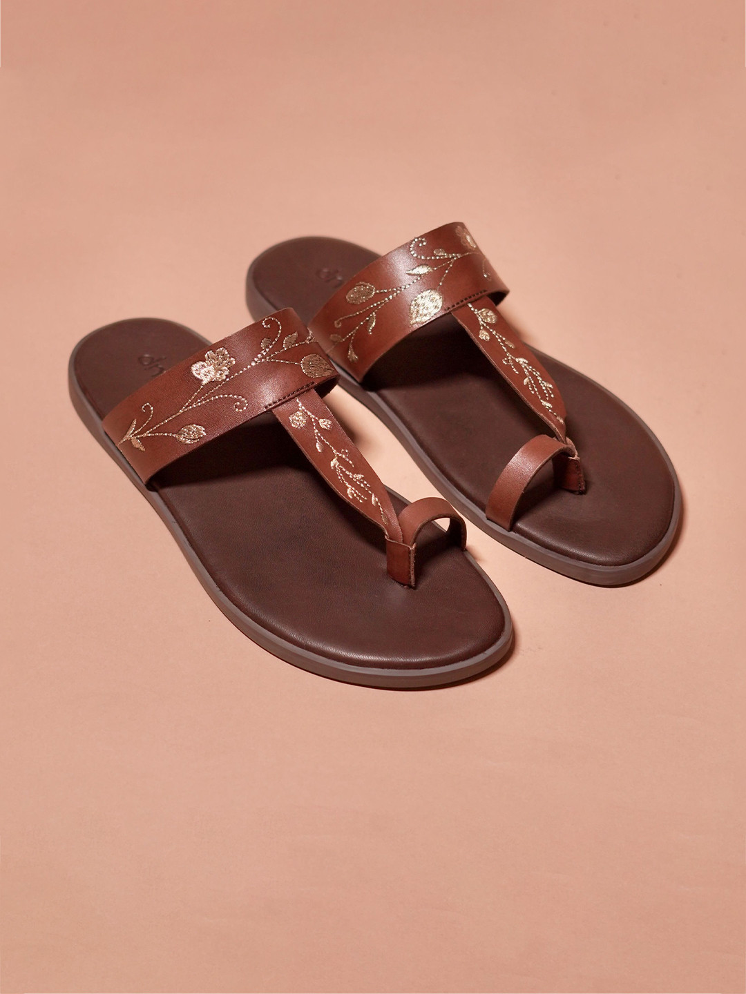 dmodot Pelle Chocro Ricamo Men Floral Woven Design Leather One Toe Flats