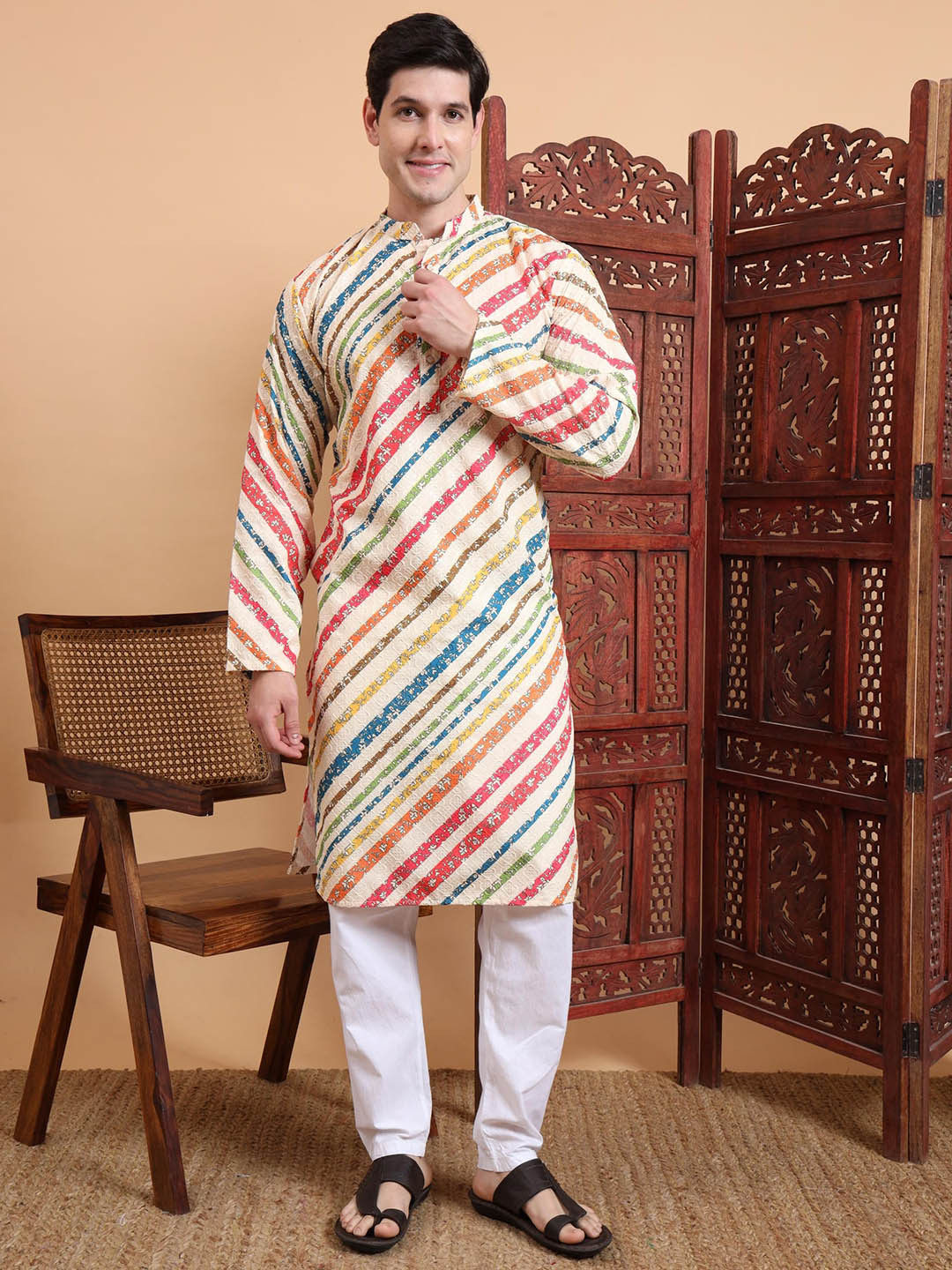 House of Pataudi Men Printed With Chikenkari Work Straight Kurta