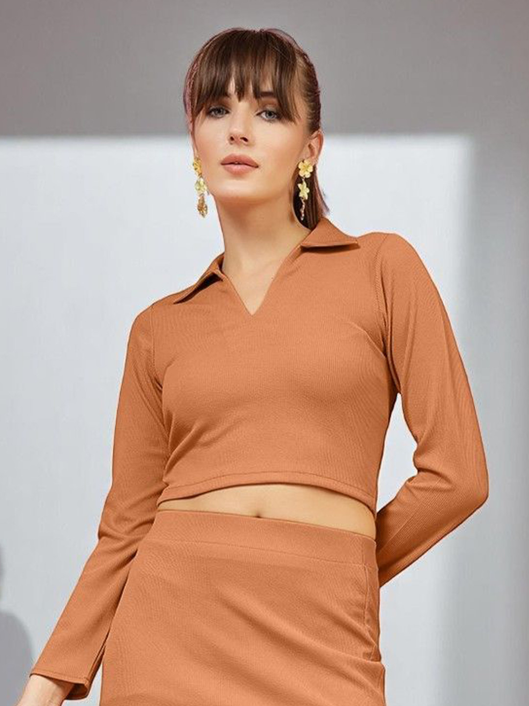 The Roadster Lifestyle Co Women Textured Collared Neck Crop Top