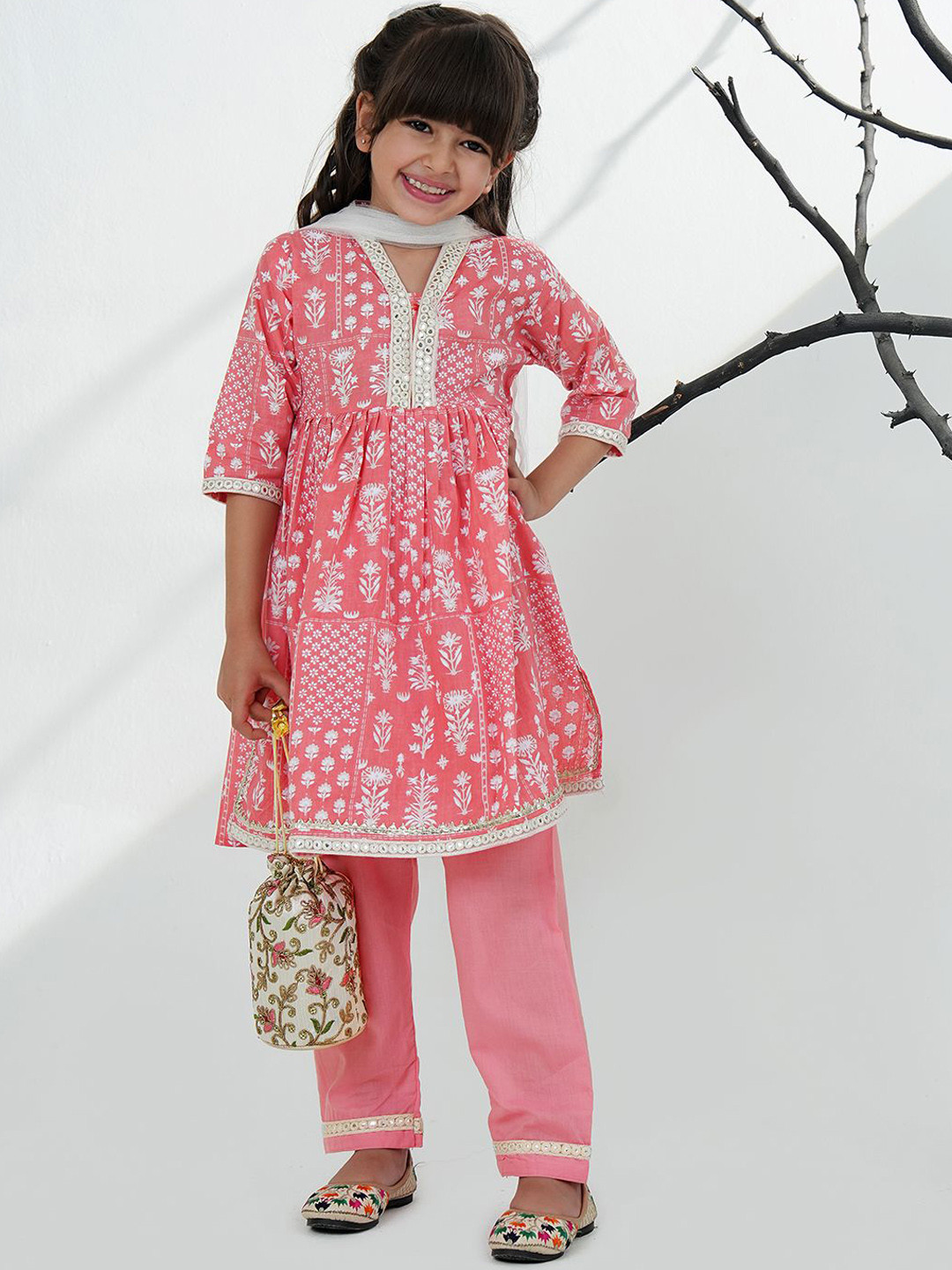 Aj DEZInES Girls Pink Cotton 3/4th Sleeves Floral Printed with Lace Girls Suit Set